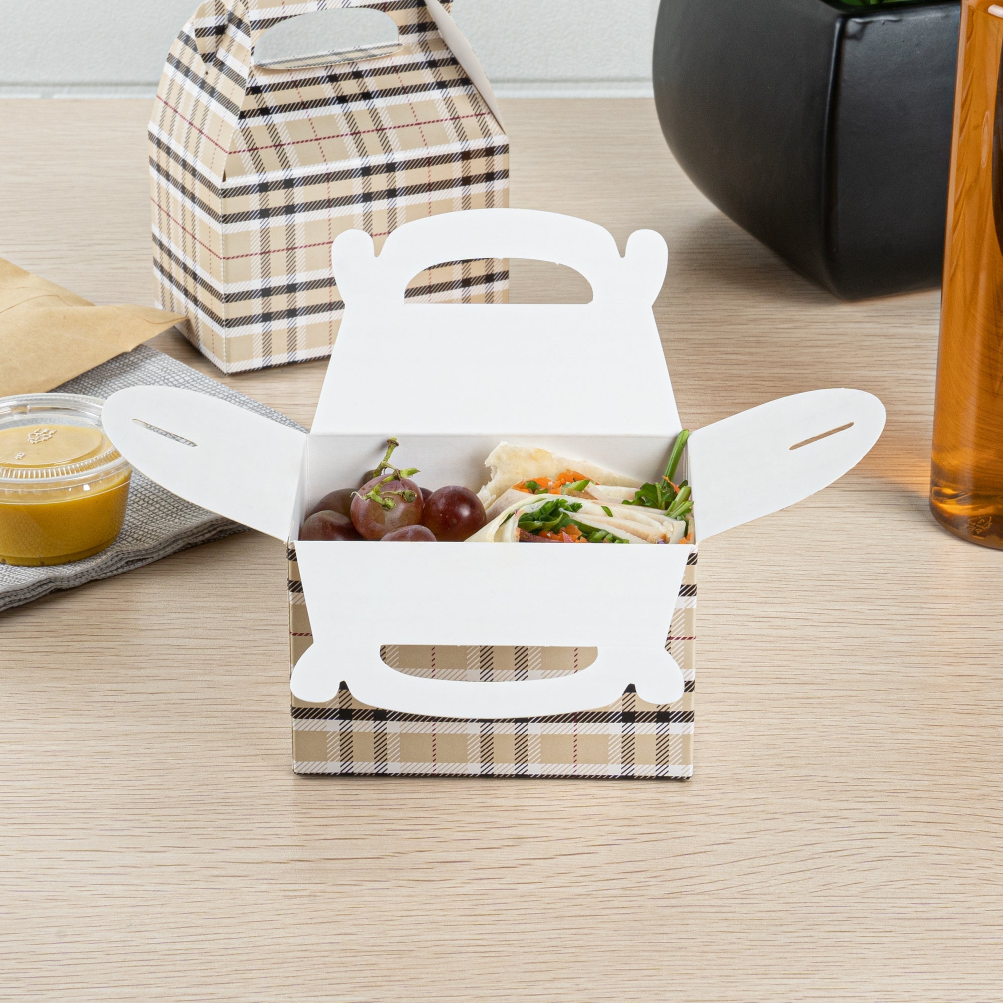 Bio Tek Plaid Paper Gable Box / Take Out Container - Compostable - 4" x 2 1/2" x 2 1/2" - 25 count box