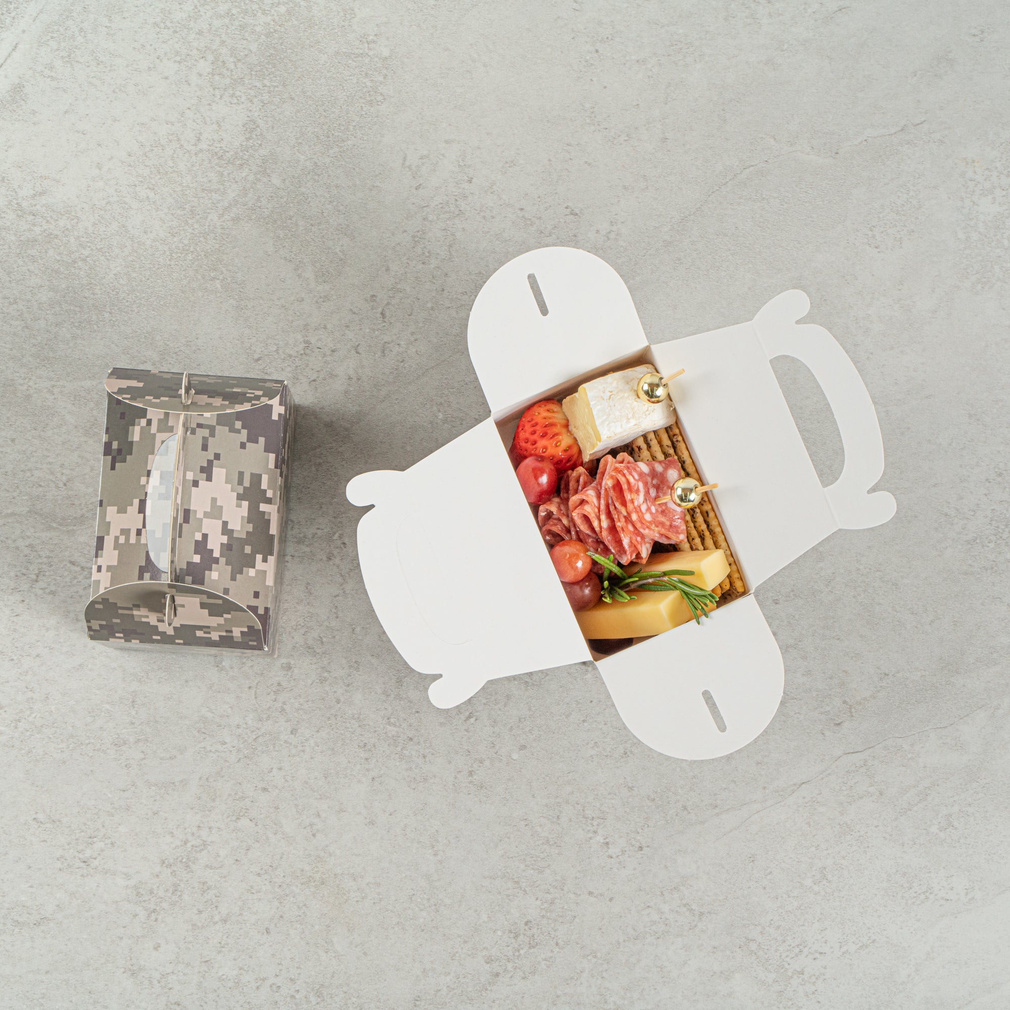 Bio Tek Camouflage Paper Gable Box / Take Out Container - Compostable - 4" x 2 1/2" x 2 1/2" - 100 count box