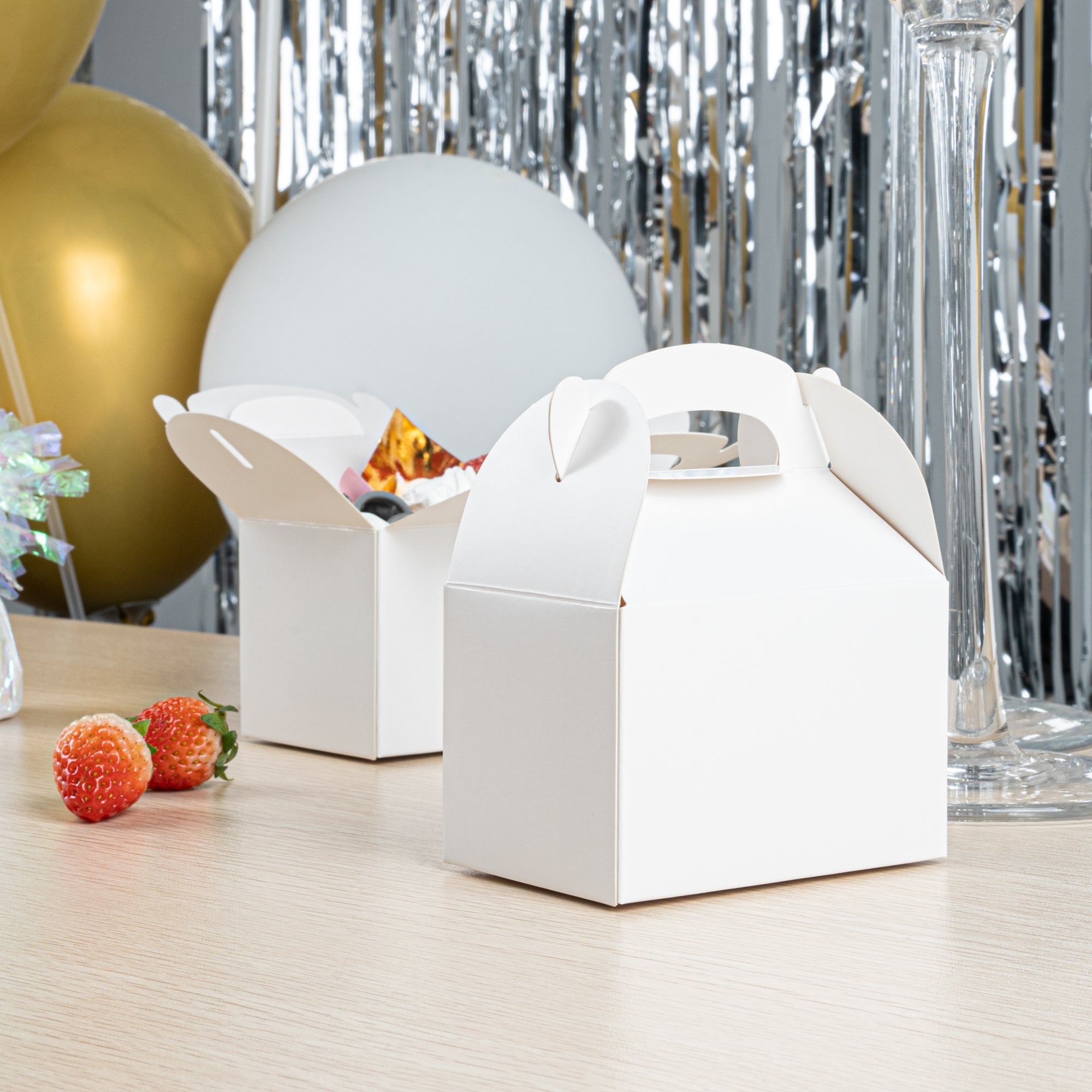 Bio Tek White Paper Gable Box / Take Out Container - Greaseproof - 4" x 2 1/2" x 2 1/2" - 25 count box