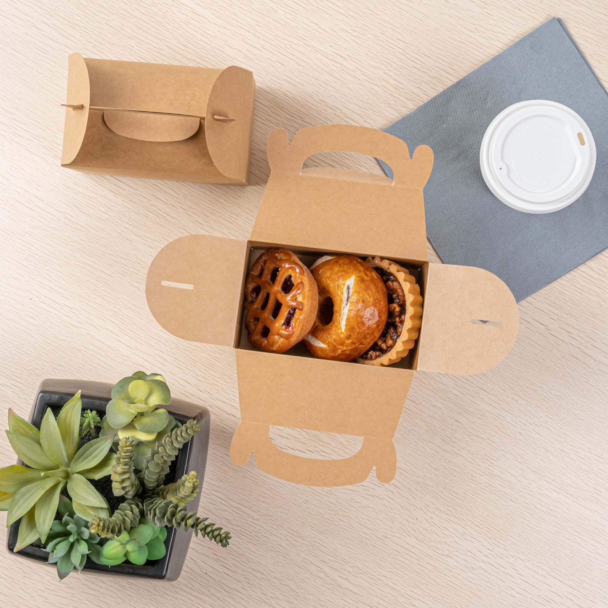 Bio Tek Kraft Paper Gable Box / Take Out Container - Greaseproof - 6" x 3 1/2" x 3 1/2" - 25 count box