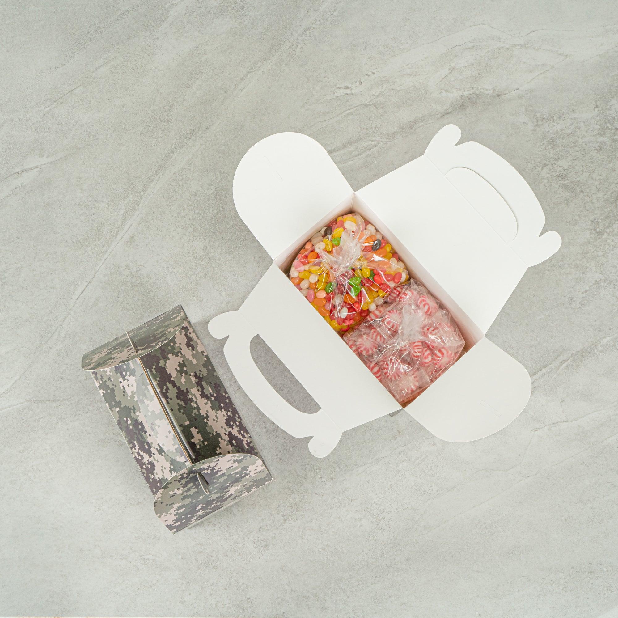 Bio Tek Camouflage Paper Gable Box / Take Out Container - Compostable - 8 1/2" x 4 3/4" x 5 1/2" - 25 count box