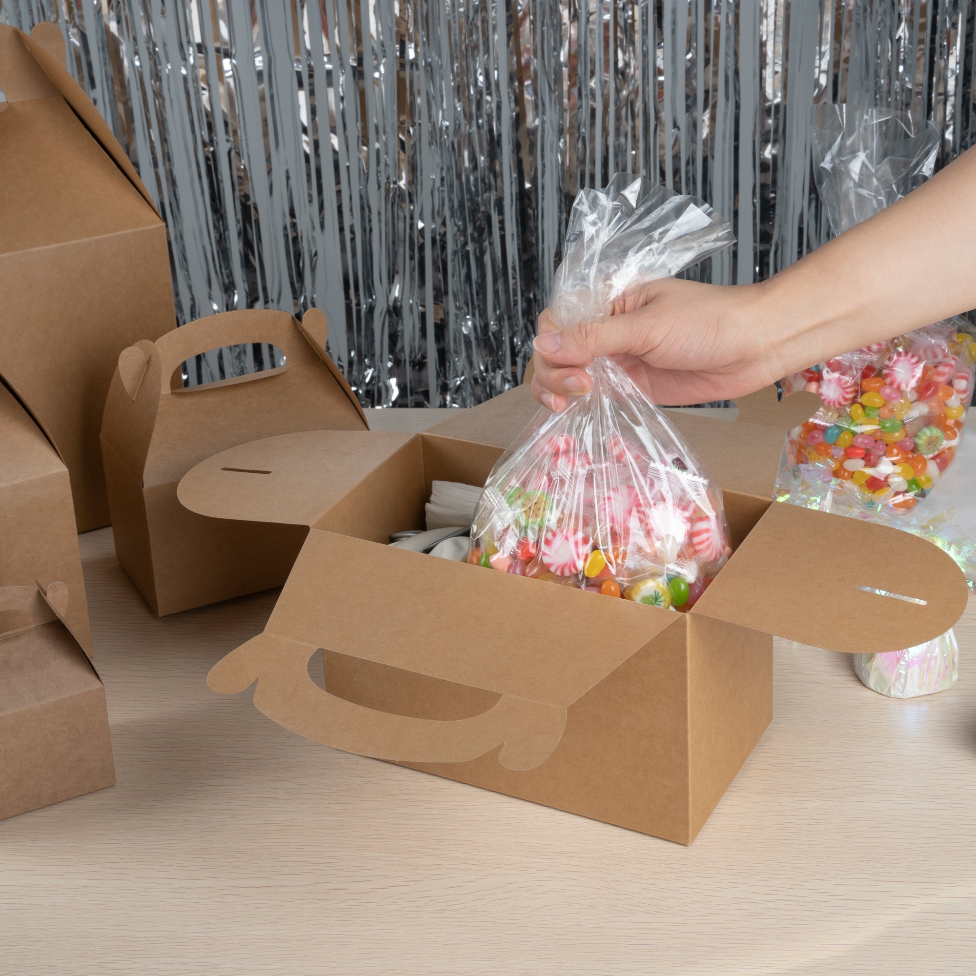 Bio Tek Kraft Paper Gable Box / Take Out Container - Greaseproof - 8 1/2" x 4 3/4" x 5 1/2" - 25 count box