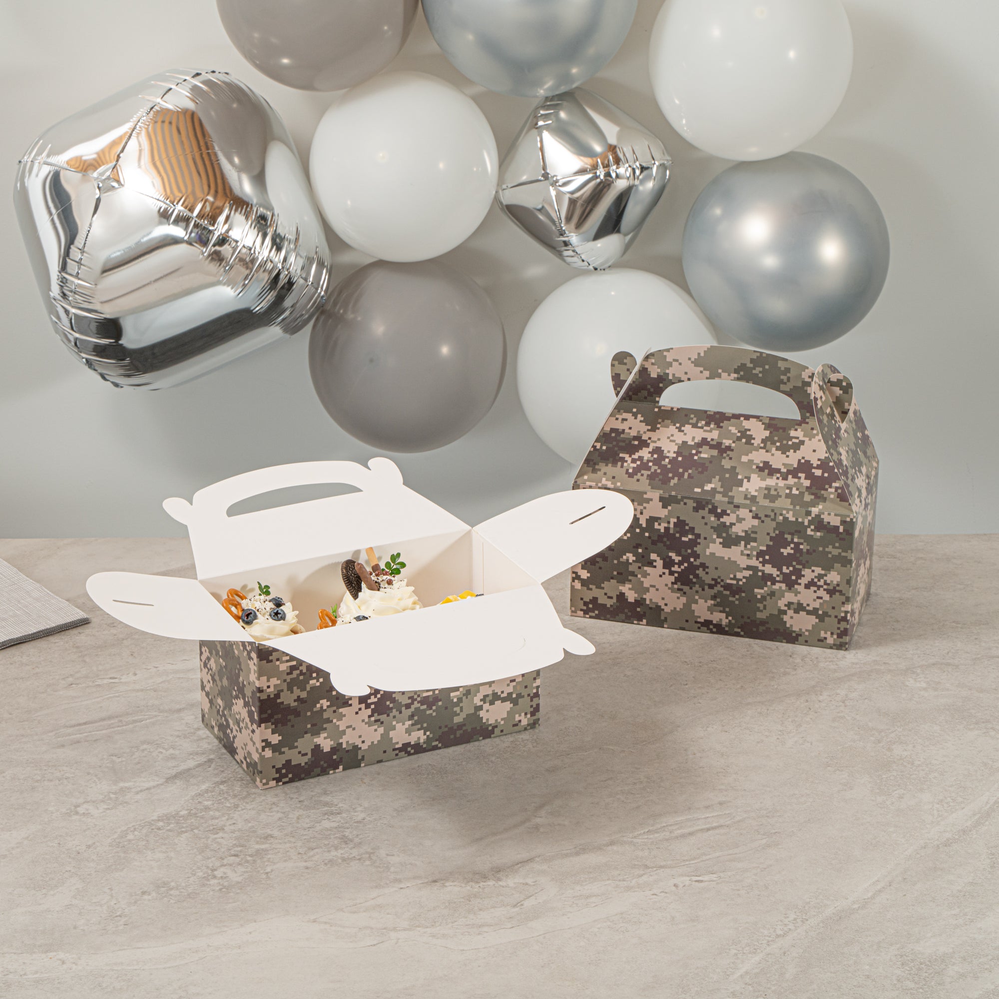 Bio Tek Camouflage Paper Gable Box / Take Out Container - Compostable - 9 1/2" x 5" x 5" - 25 count box