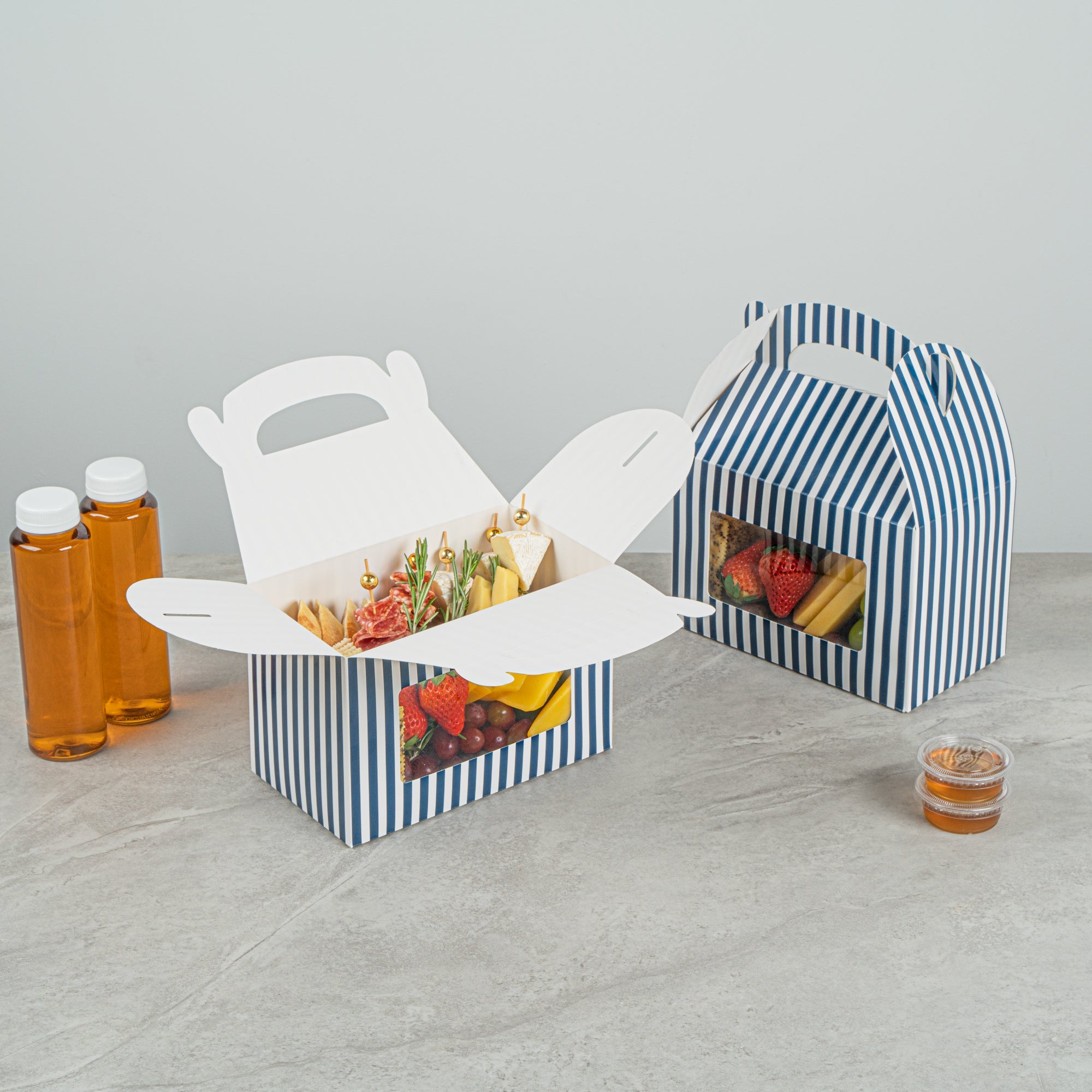 Bio Tek Blue and White Stripe Paper Gable Box / Take Out Container - with Window - 8 1/2" x 4 3/4" x 5 1/2" - 100 count box