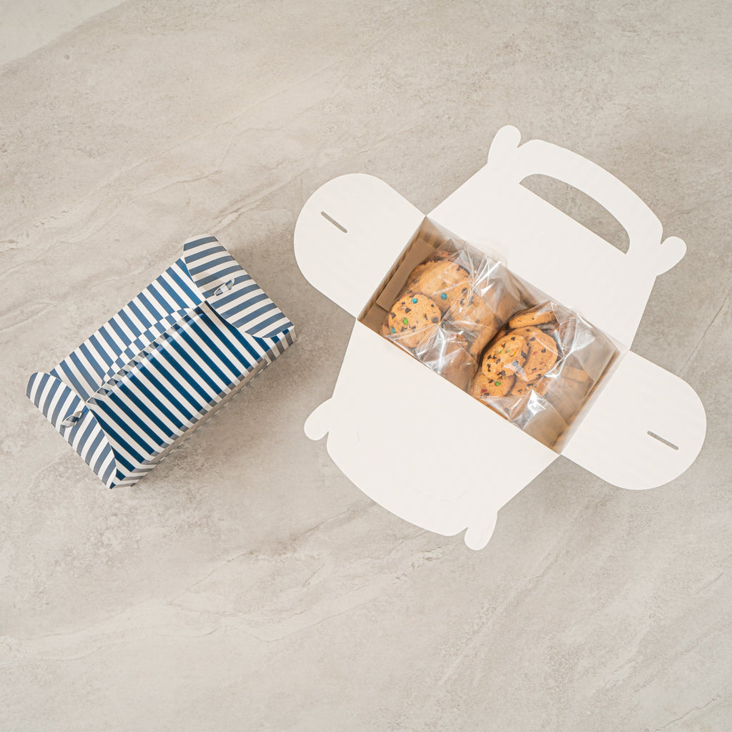 Bio Tek Blue and White Stripe Paper Gable Box / Take Out Container - with Window - 9 1/2" x 5" x 5" - 100 count box