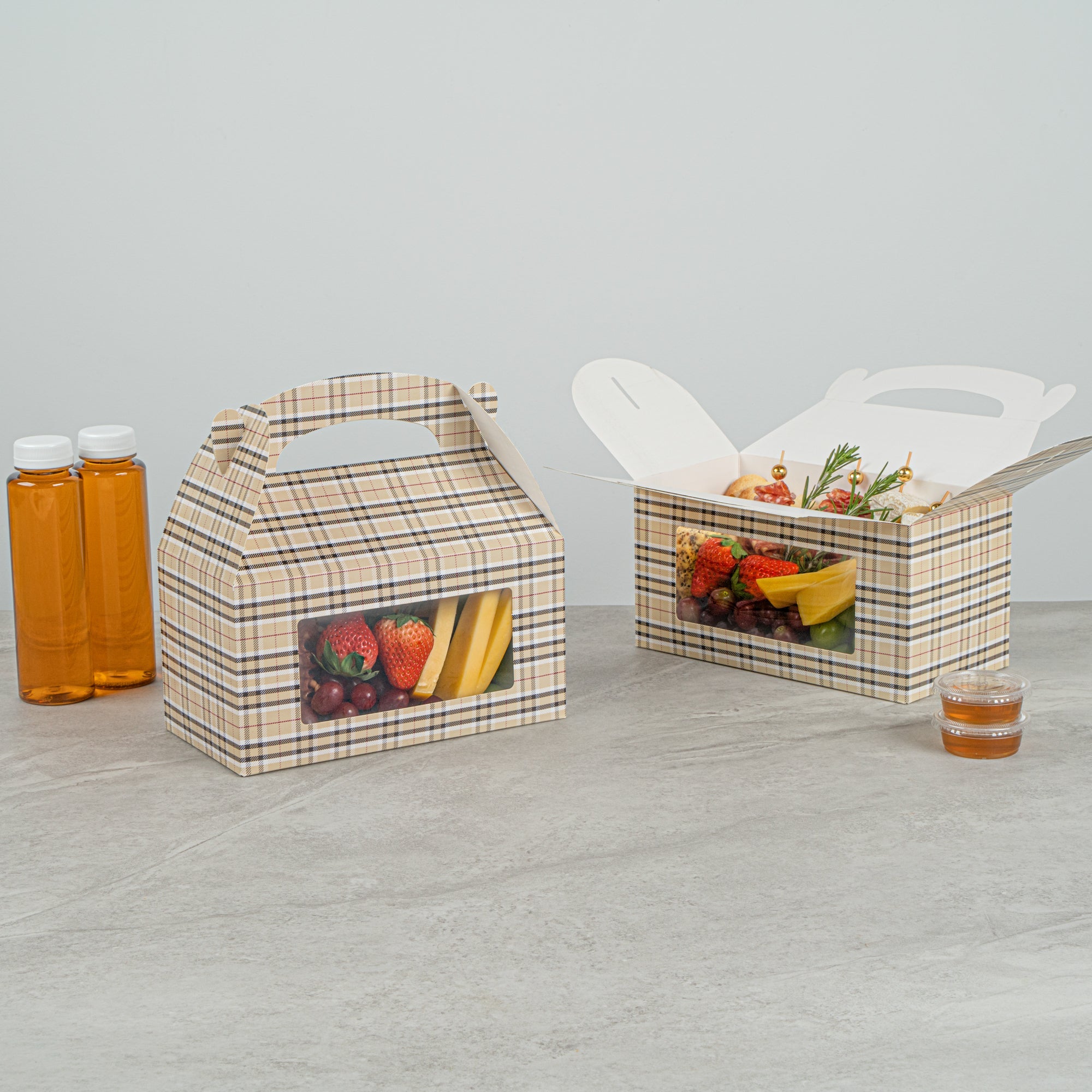 Bio Tek Plaid Paper Gable Box / Take Out Container - with Window - 9 1/2" x 5" x 5" - 100 count box