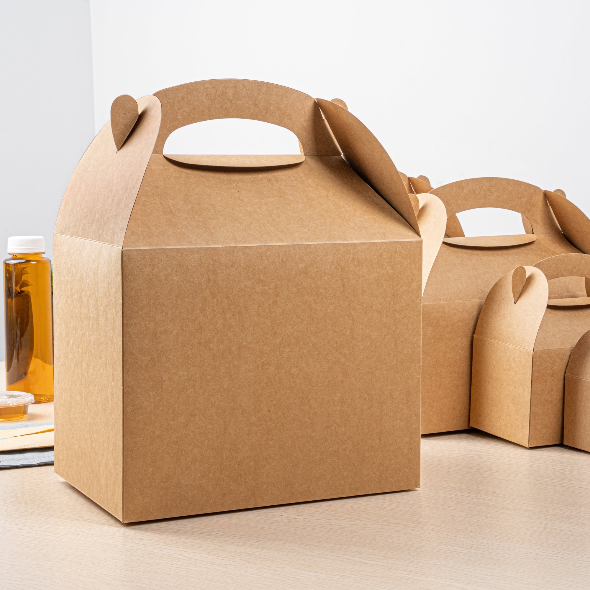 Bio Tek Kraft Paper Gable Box / Take Out Container - Greaseproof - 10" x 7" x 8" - 25 count box