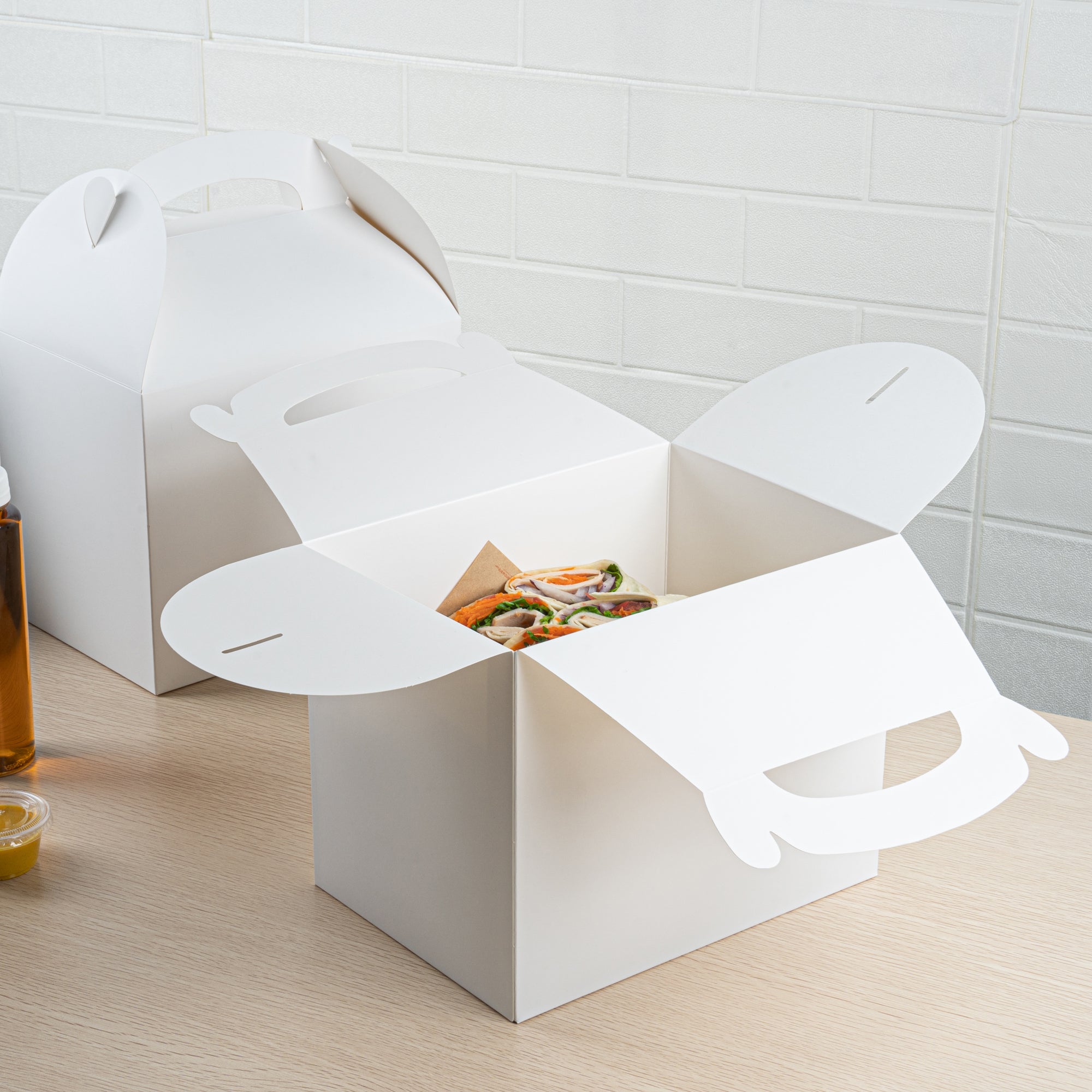 Bio Tek White Paper Gable Box / Take Out Container - Greaseproof - 10" x 7" x 8" - 25 count box