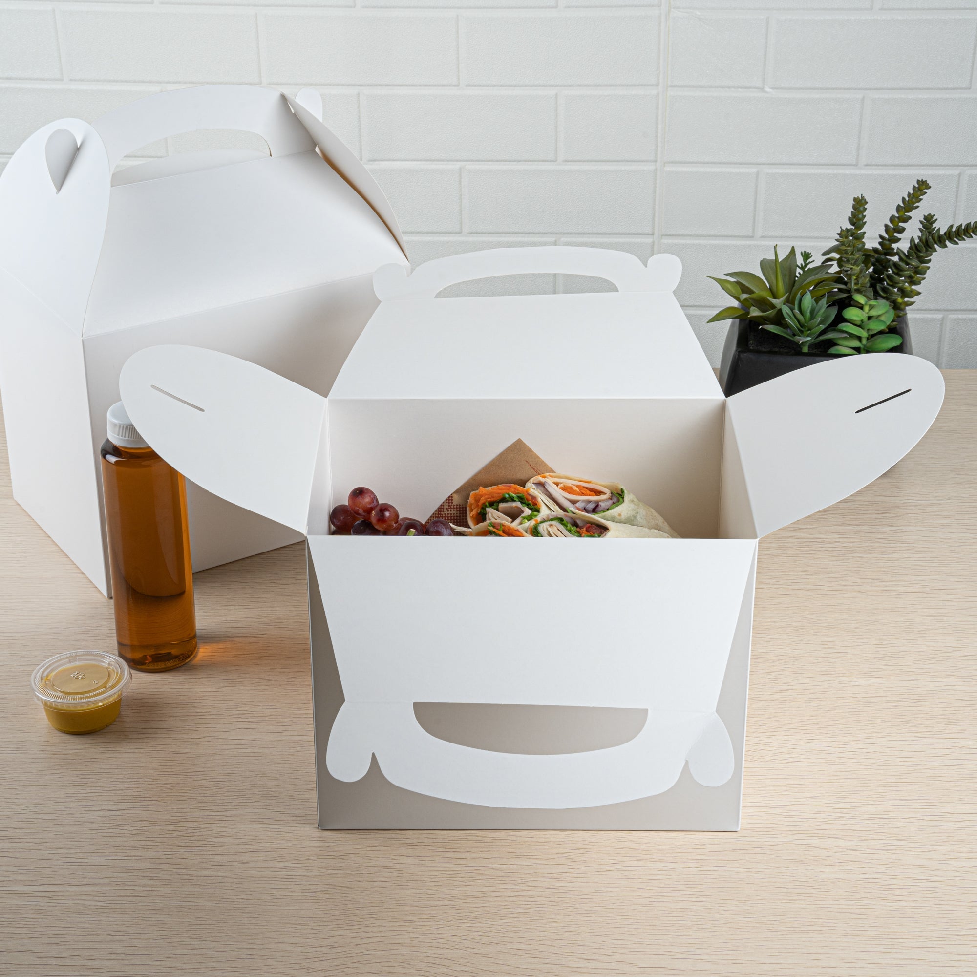 Bio Tek White Paper Gable Box / Take Out Container - Greaseproof - 10" x 7" x 8" - 100 count box