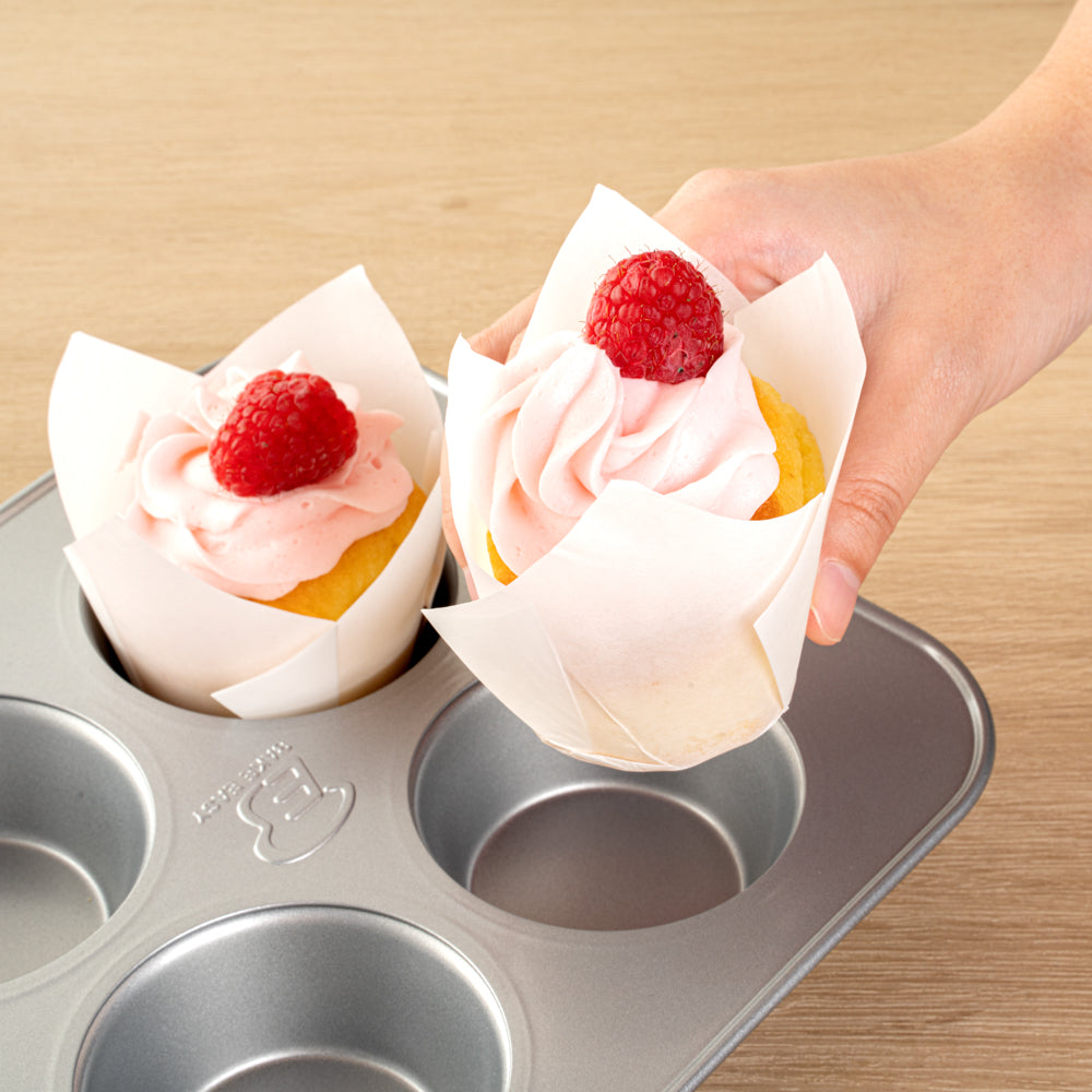 Panificio 3.5 oz Round White Paper Tulip Baking Cup - Greaseproof - 3 1/4" x 3 1/4" x 3 1/4" - 500 count box