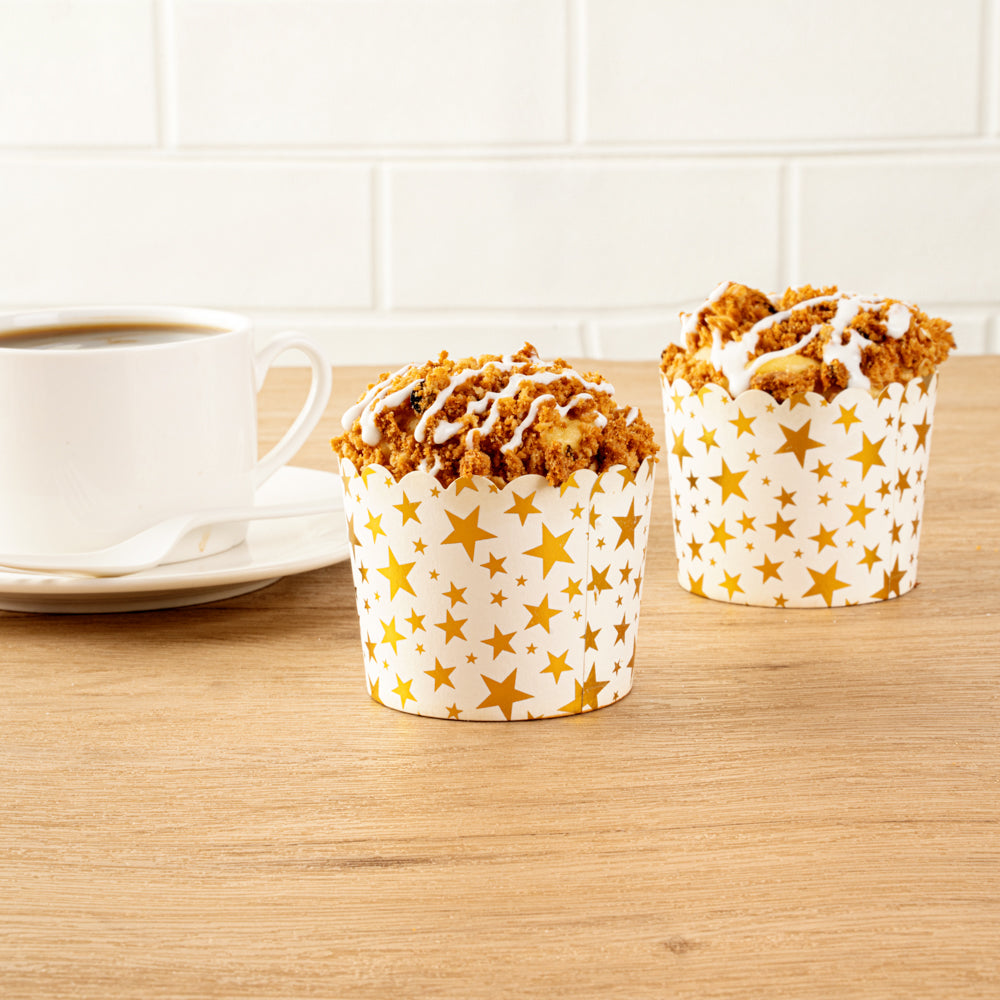 Panificio 4.5 oz White Paper Scalloped Baking Cup - Gold Stars - 2 3/4" x 2 3/4" x 2" - 500 count box