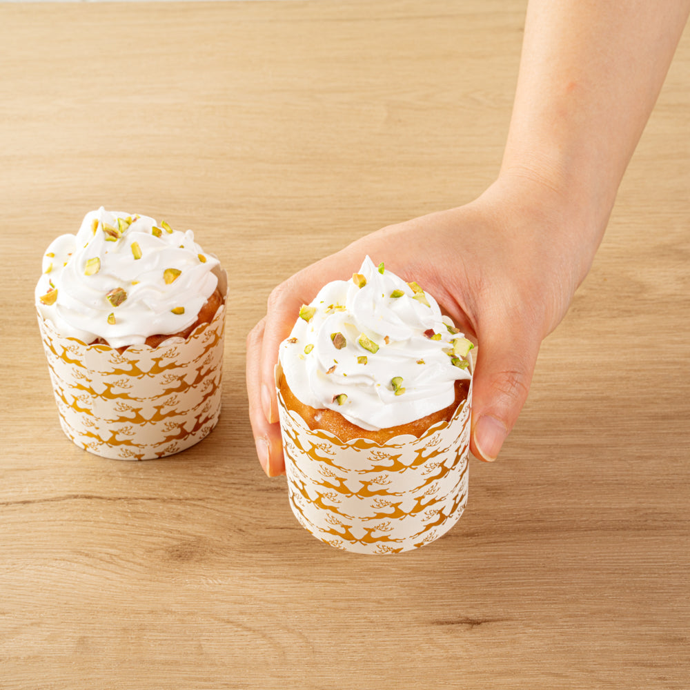 Panificio 4.5 oz White Paper Scalloped Baking Cup - Gold Reindeer - 2 3/4" x 2 3/4" x 2" - 500 count box