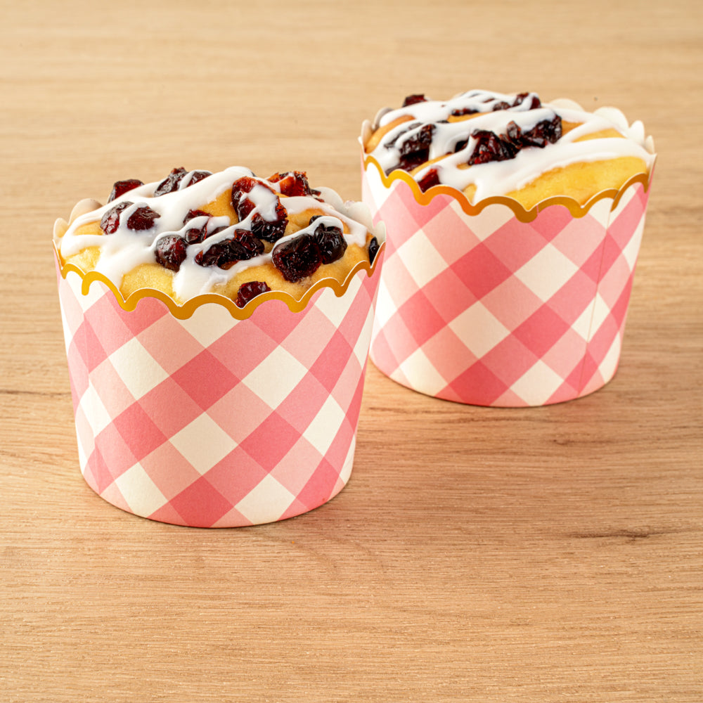 Panificio 4.5 oz Pink Plaid Paper Scalloped Baking Cup - Gold Rim - 2 3/4" x 2 3/4" x 2" - 500 count box