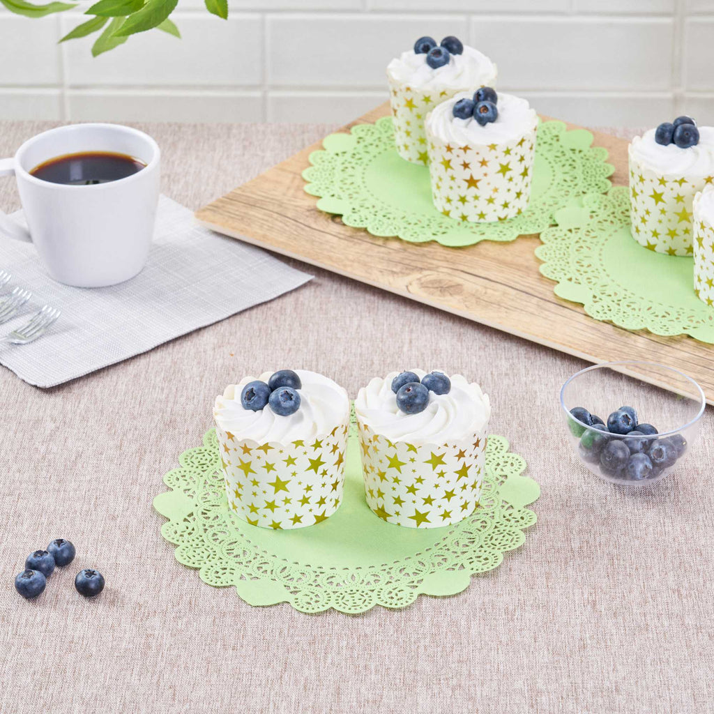 Pastry Tek Round Green Paper Doilies - Lace - 8" x 8" - 100 count box
