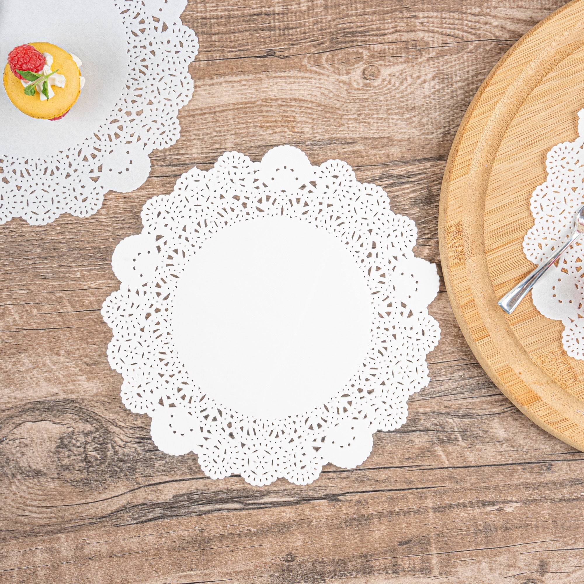 Pastry Tek Round White Paper Doilies - Lace - 8" x 8" - 100 count box