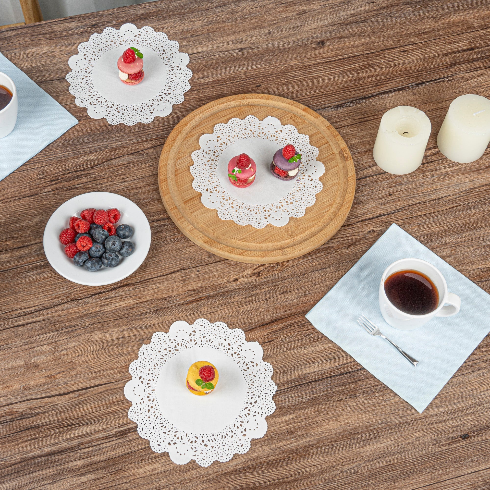 Pastry Tek Round White Paper Doilies - Lace - 8" x 8" - 100 count box