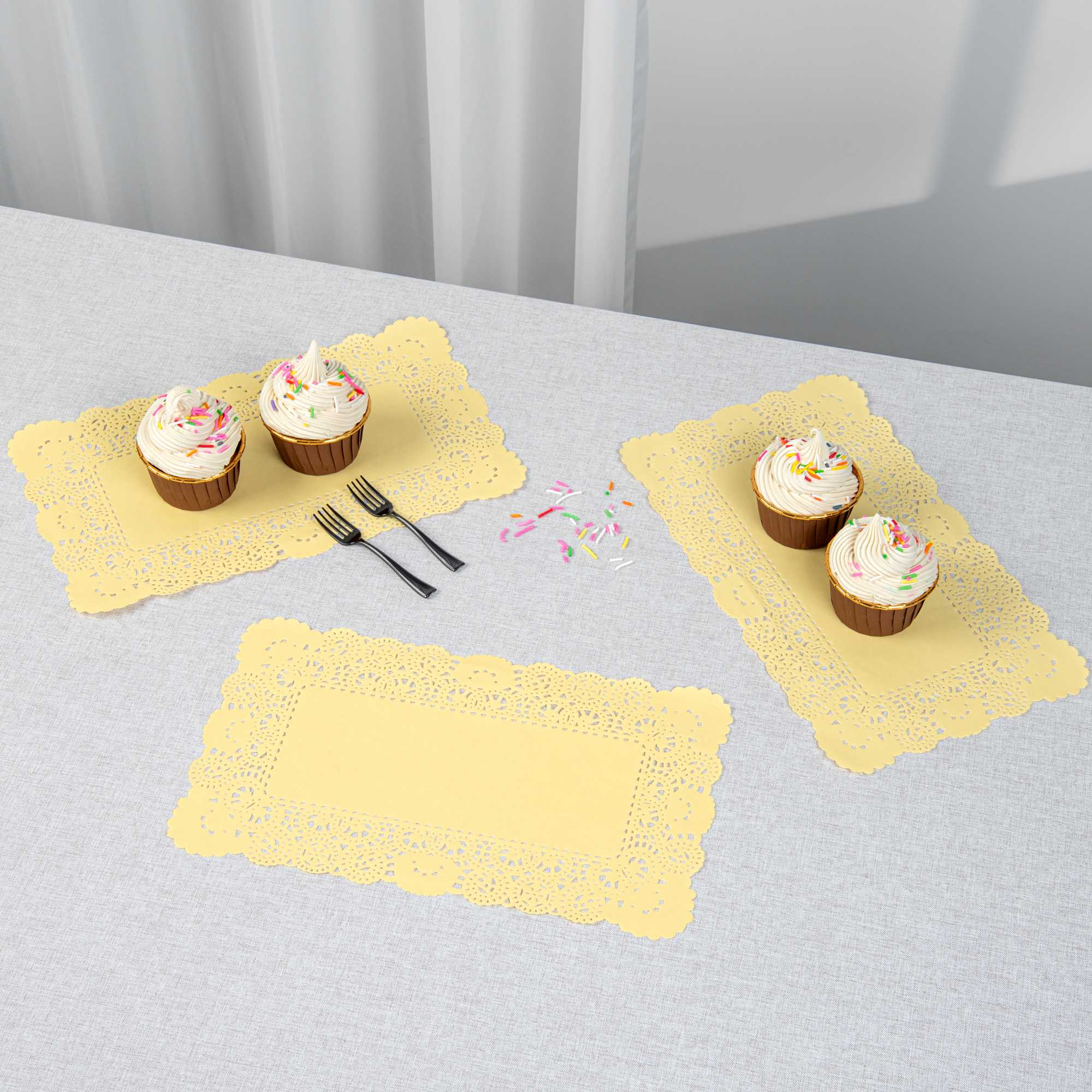 Pastry Tek Rectangle Yellow Paper Doilies - Lace - 12" x 7" - 100 count box