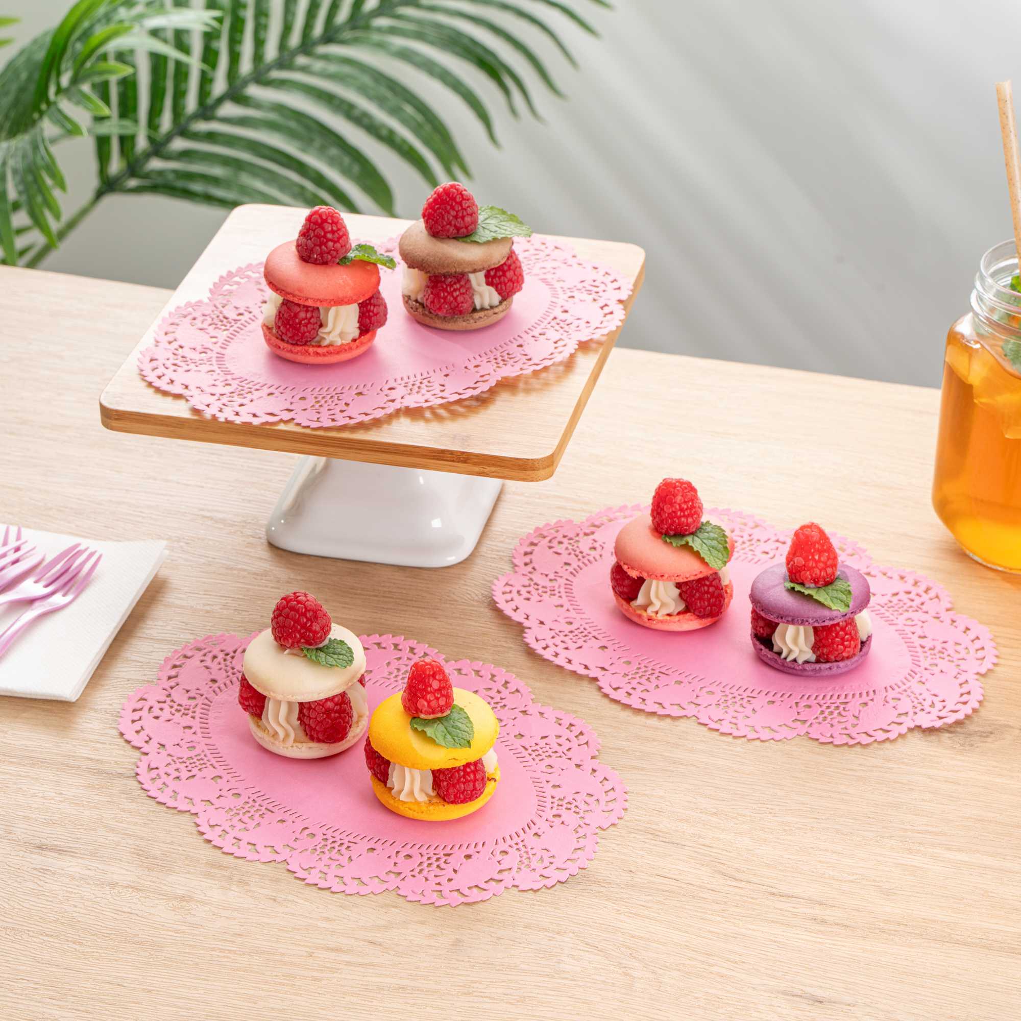 Pastry Tek Oval Pink Paper Doilies - Lace - 9" x 6 1/2" - 100 count box