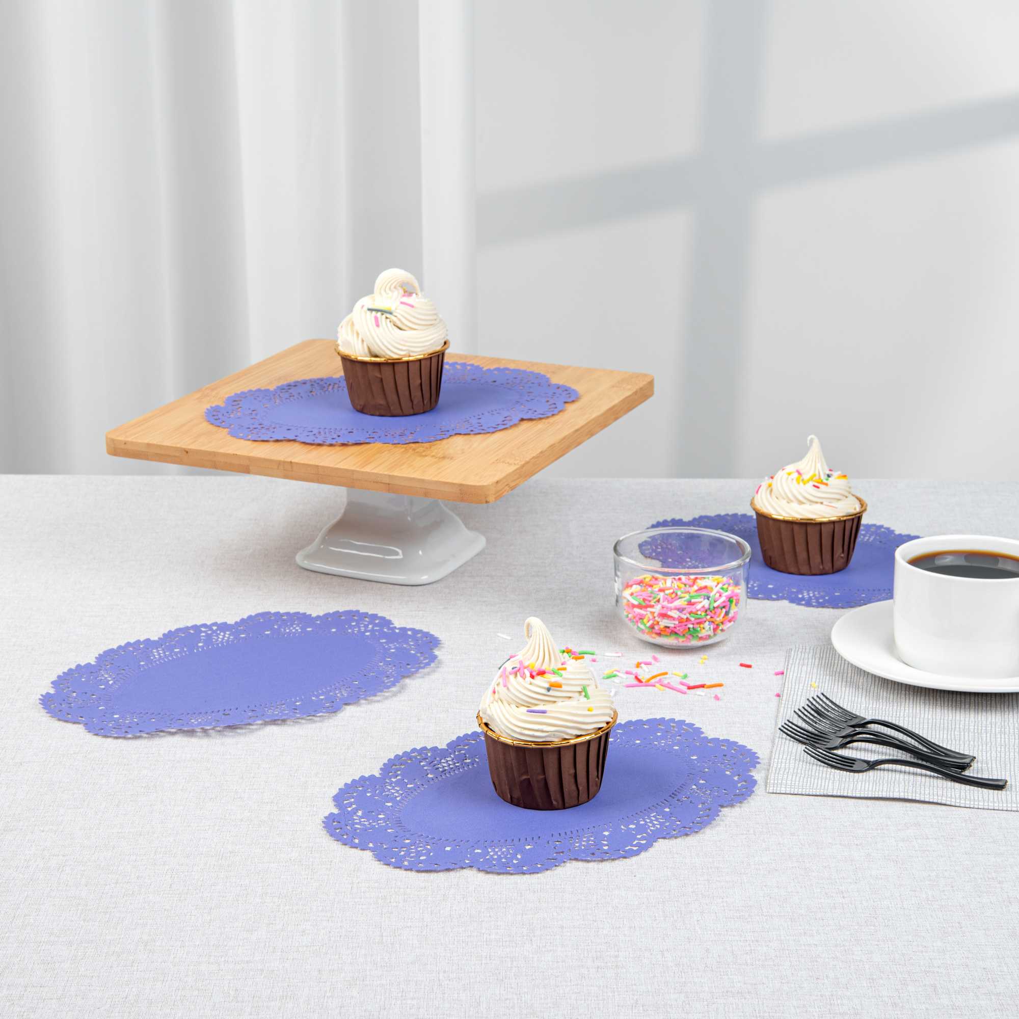Pastry Tek Oval Purple Paper Doilies - Lace - 9" x 6 1/2" - 100 count box