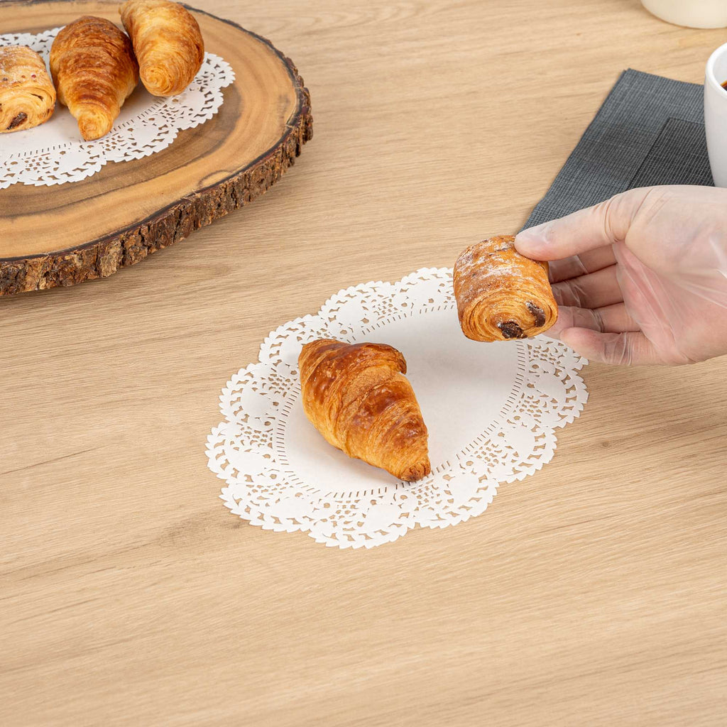 Pastry Tek Oval White Paper Doilies - Lace - 9" x 6 1/2" - 4000 count box