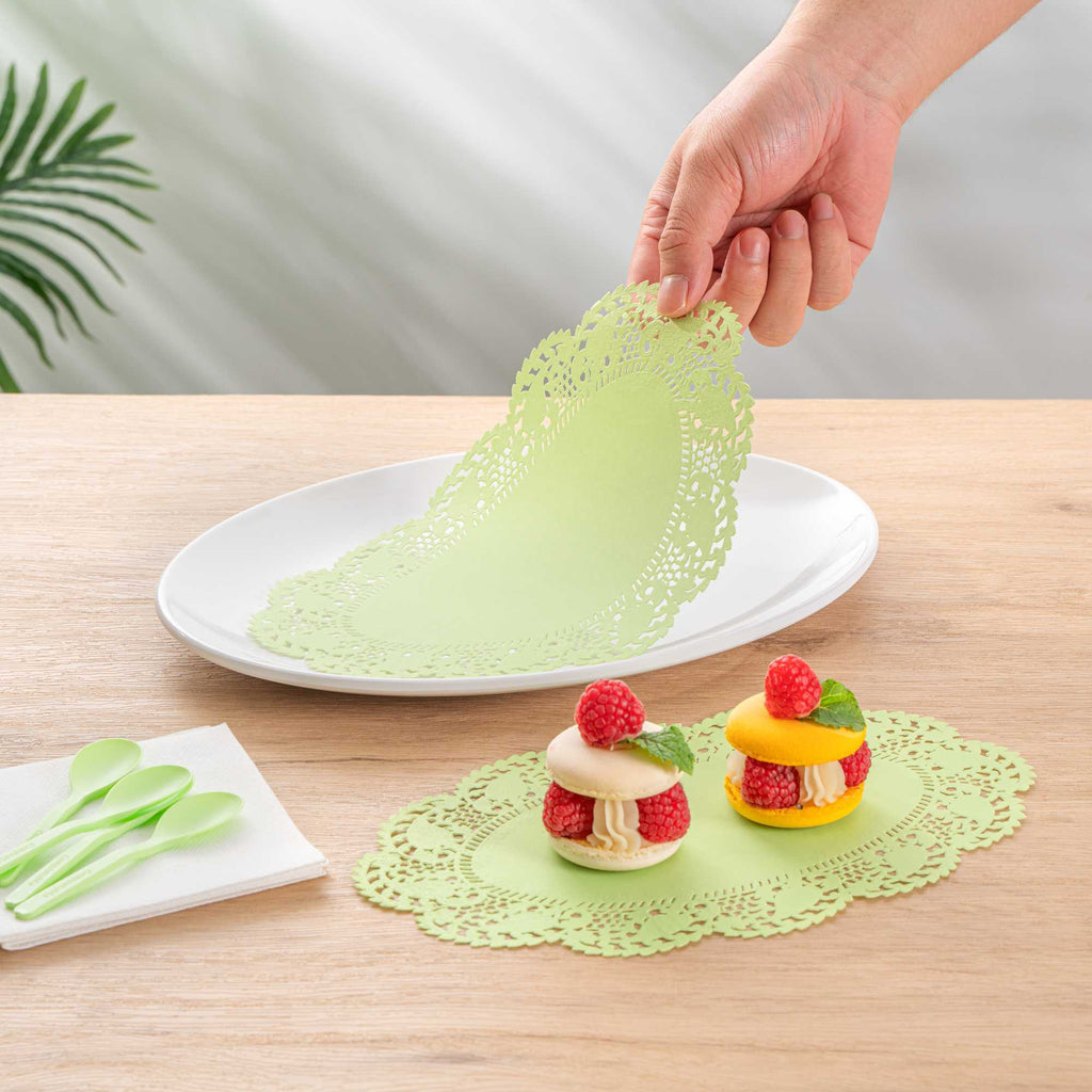 Pastry Tek Oval Green Paper Doilies - Lace - 10 1/2" x 6 1/2" - 4000 count box