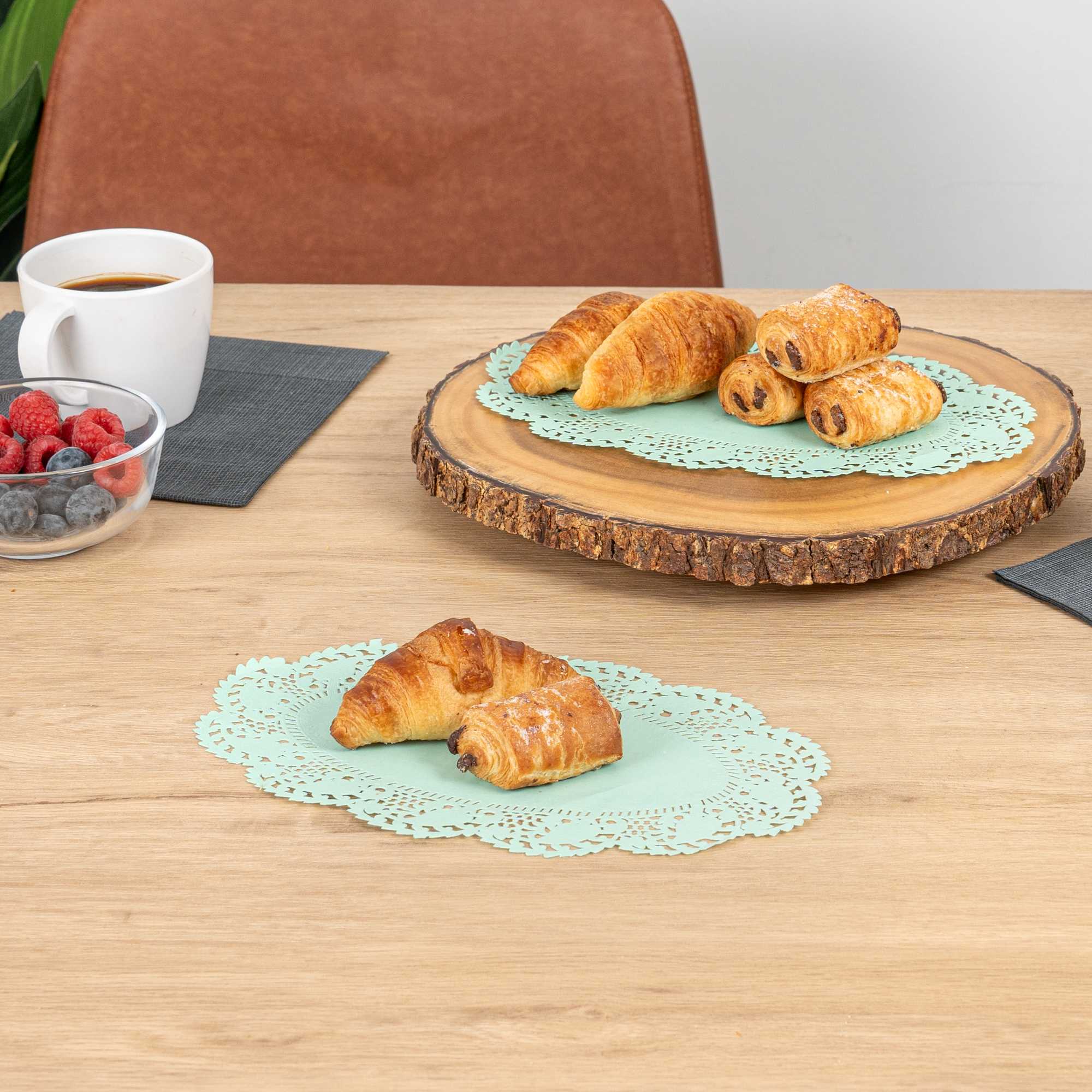 Pastry Tek Oval Teal Paper Doilies - Lace - 10 1/2" x 6 1/2" - 100 count box