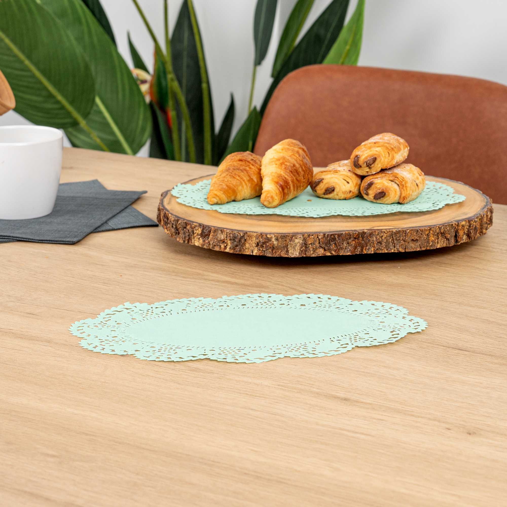 Pastry Tek Oval Teal Paper Doilies - Lace - 10 1/2" x 6 1/2" - 100 count box