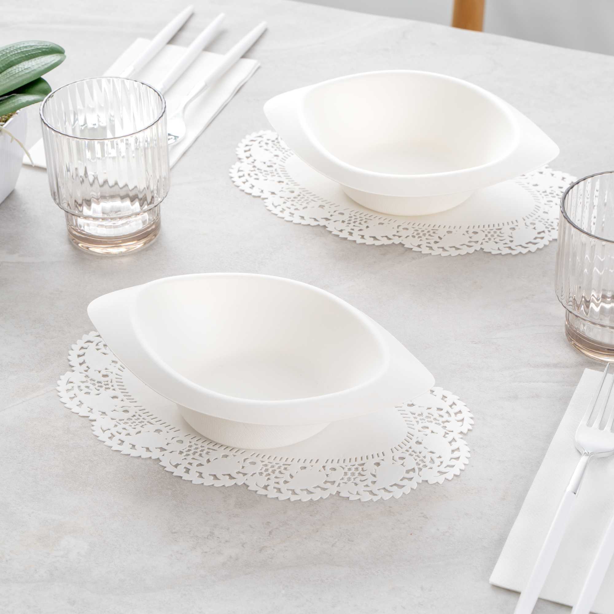 Pastry Tek Oval White Paper Doilies - Lace - 10 1/2" x 6 1/2" - 100 count box