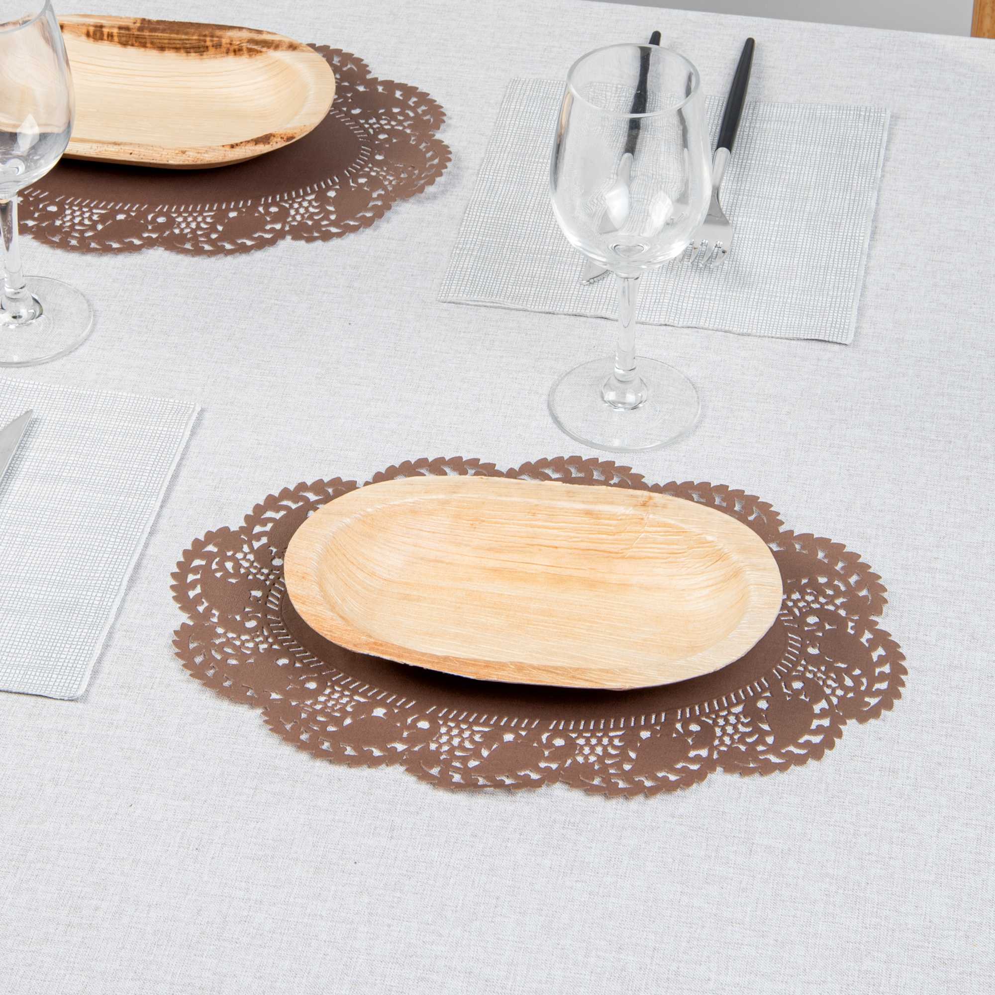 Pastry Tek Oval Brown Paper Doilies - Lace - 12 1/2" x 8 1/2" - 100 count box
