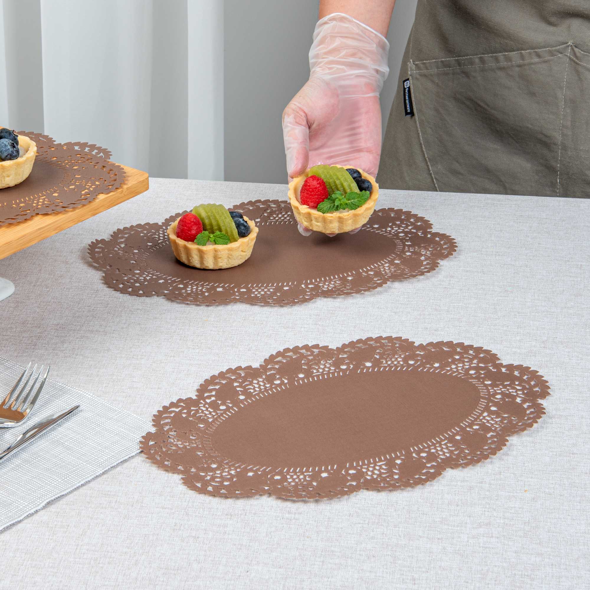Pastry Tek Oval Brown Paper Doilies - Lace - 12 1/2" x 8 1/2" - 4000 count box