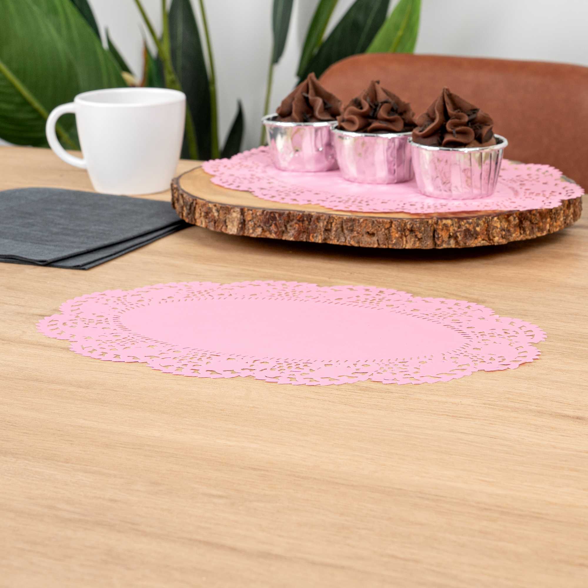 Pastry Tek Oval Pink Paper Doilies - Lace - 12 1/2" x 8 1/2" - 100 count box