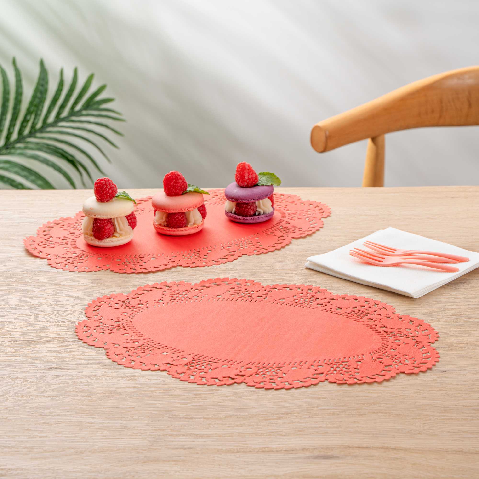 Pastry Tek Oval Red Paper Doilies - Lace - 12 1/2" x 8 1/2" - 4000 count box