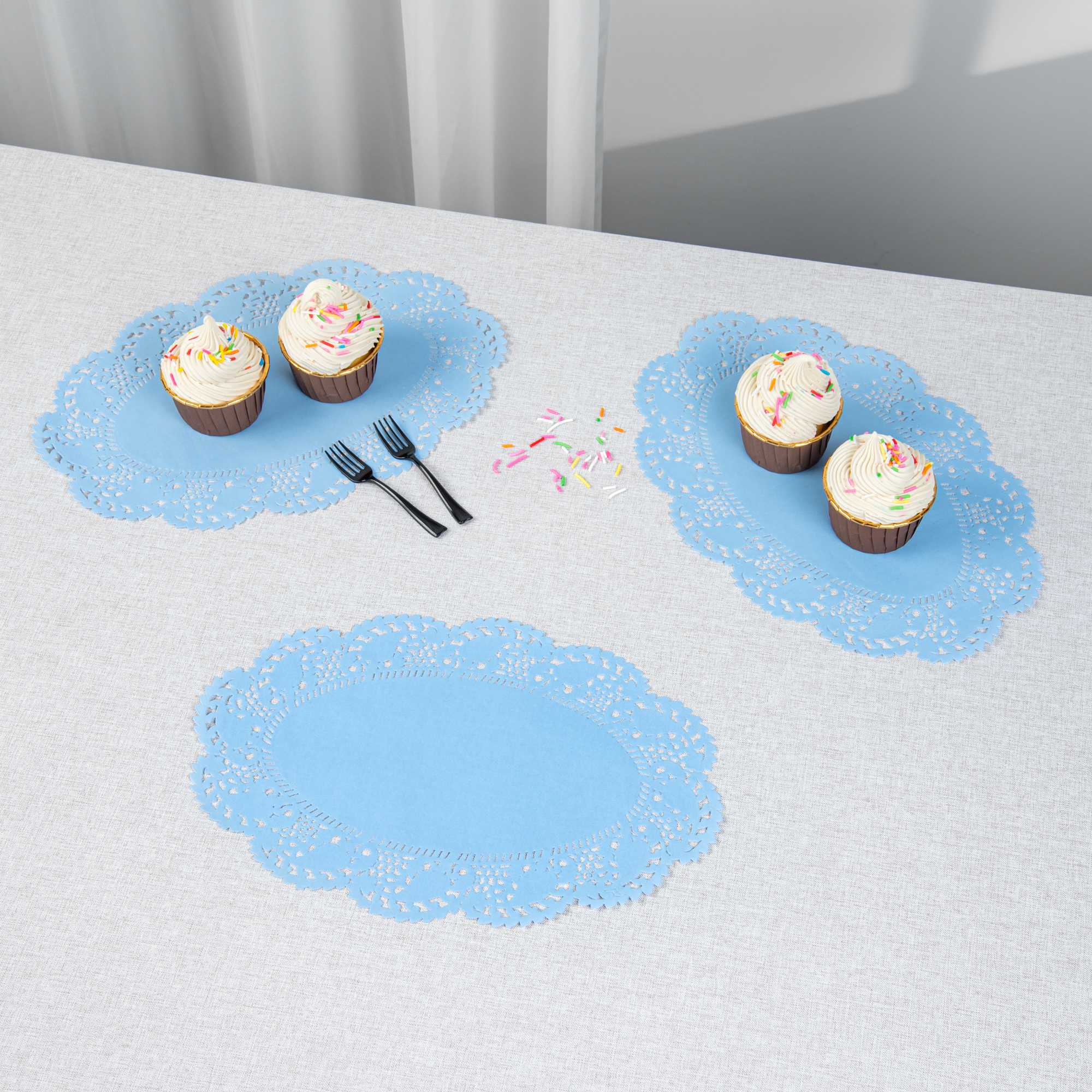 Pastry Tek Oval Sky Blue Paper Doilies - Lace - 12 1/2" x 8 1/2" - 100 count box