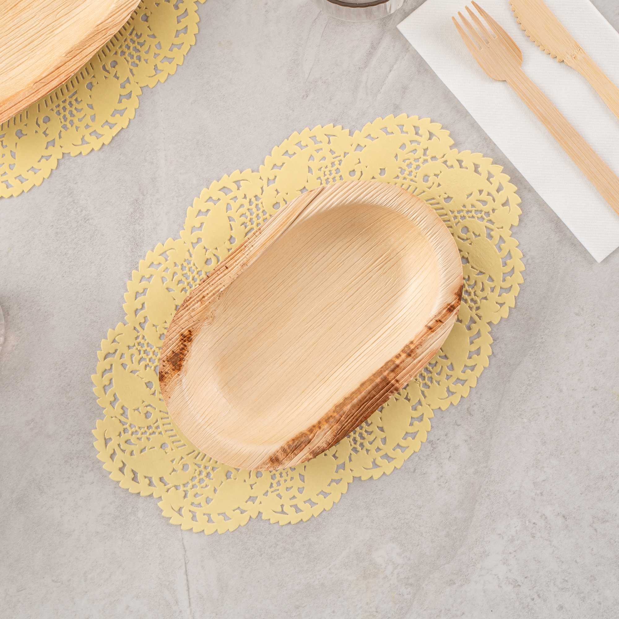 Pastry Tek Oval Yellow Paper Doilies - Lace - 12 1/2" x 8 1/2" - 4000 count box