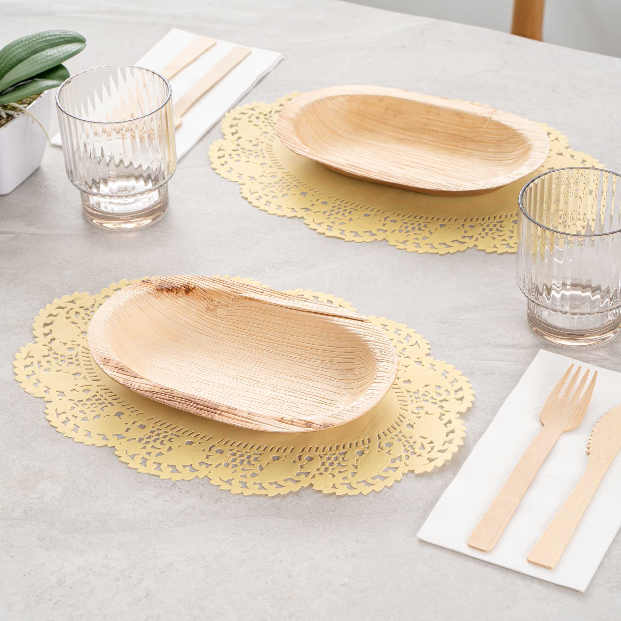 Pastry Tek Oval Yellow Paper Doilies - Lace - 12 1/2" x 8 1/2" - 4000 count box