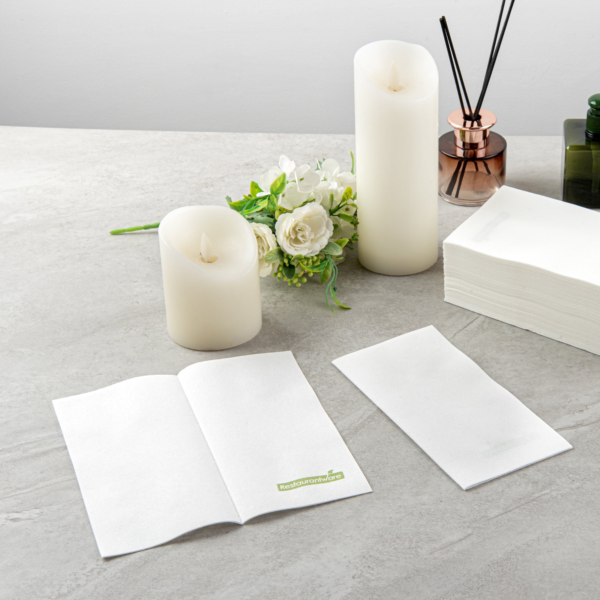 Luxenap Rectangle White Paper Linen-Feel Guest Towel / Napkin - Air Laid - 15 3/4" x 7 3/4" - 600 count box