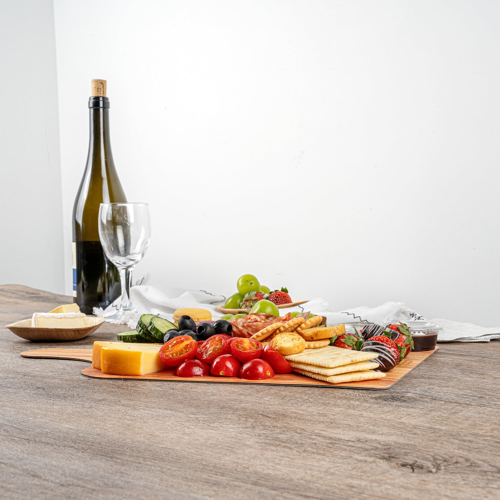 Cater Tek Natural Cheese / Charcuterie Board - Faux Wood - 15 3/4" x 9 3/4" - 10 count box