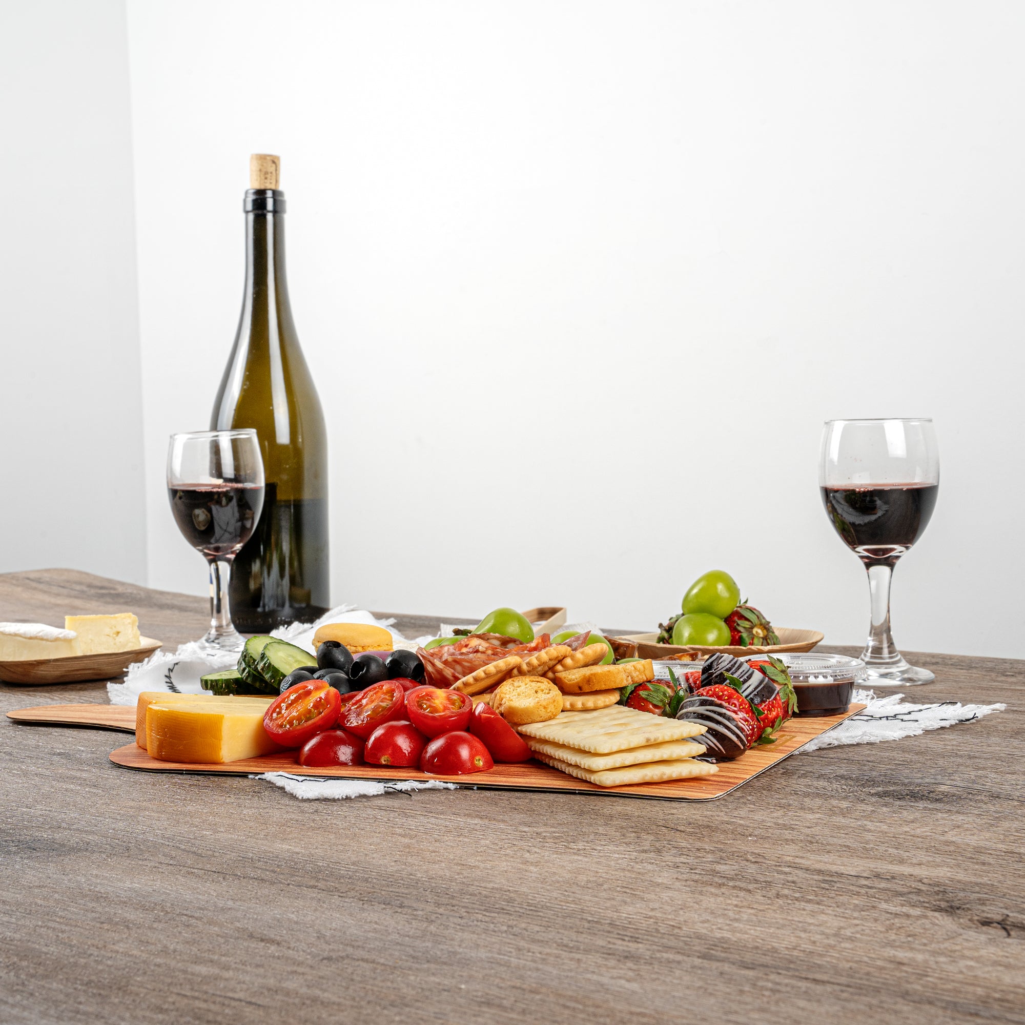 Cater Tek Natural Cheese / Charcuterie Board - Faux Wood - 15 3/4" x 9 3/4" - 10 count box