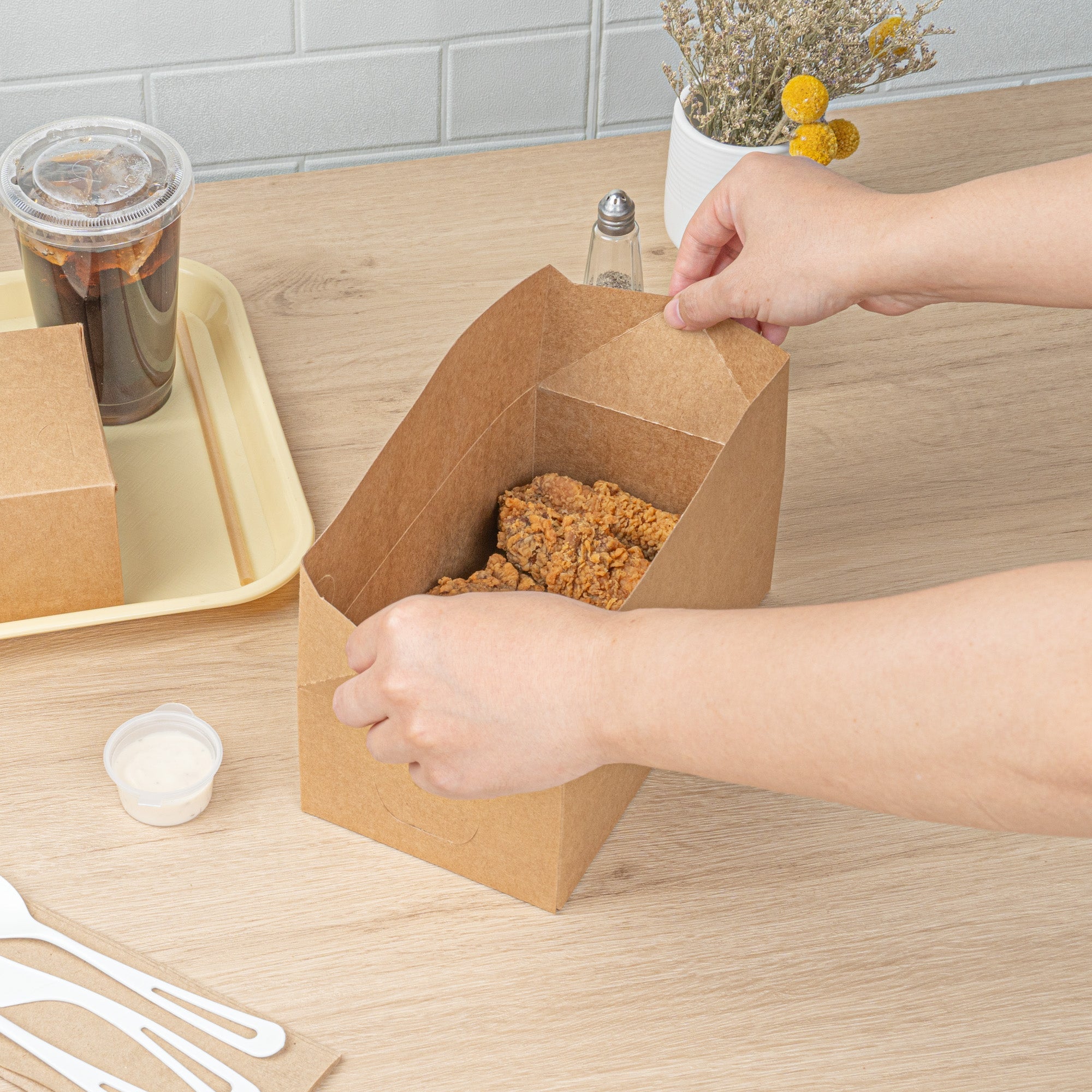 Bio Tek 71 oz Kraft Paper Lunch / Chicken Box - with Fast Top - 8 3/4" x 5" x 3" - 400 count box