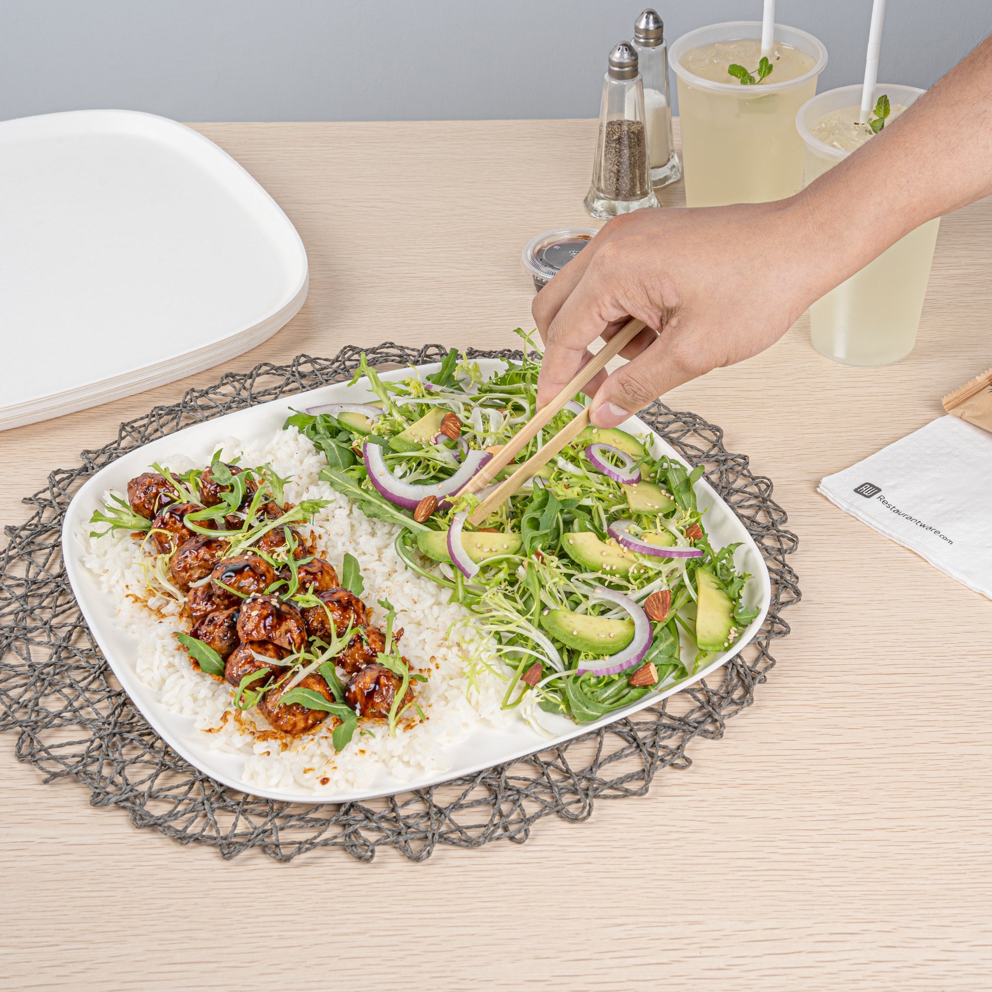 Pulp Safe Modular No PFAS Added White Sugarcane / Bagasse Plate - Home Compostable - 11 3/4" x 11 3/4" x 1/2" - 100 count box
