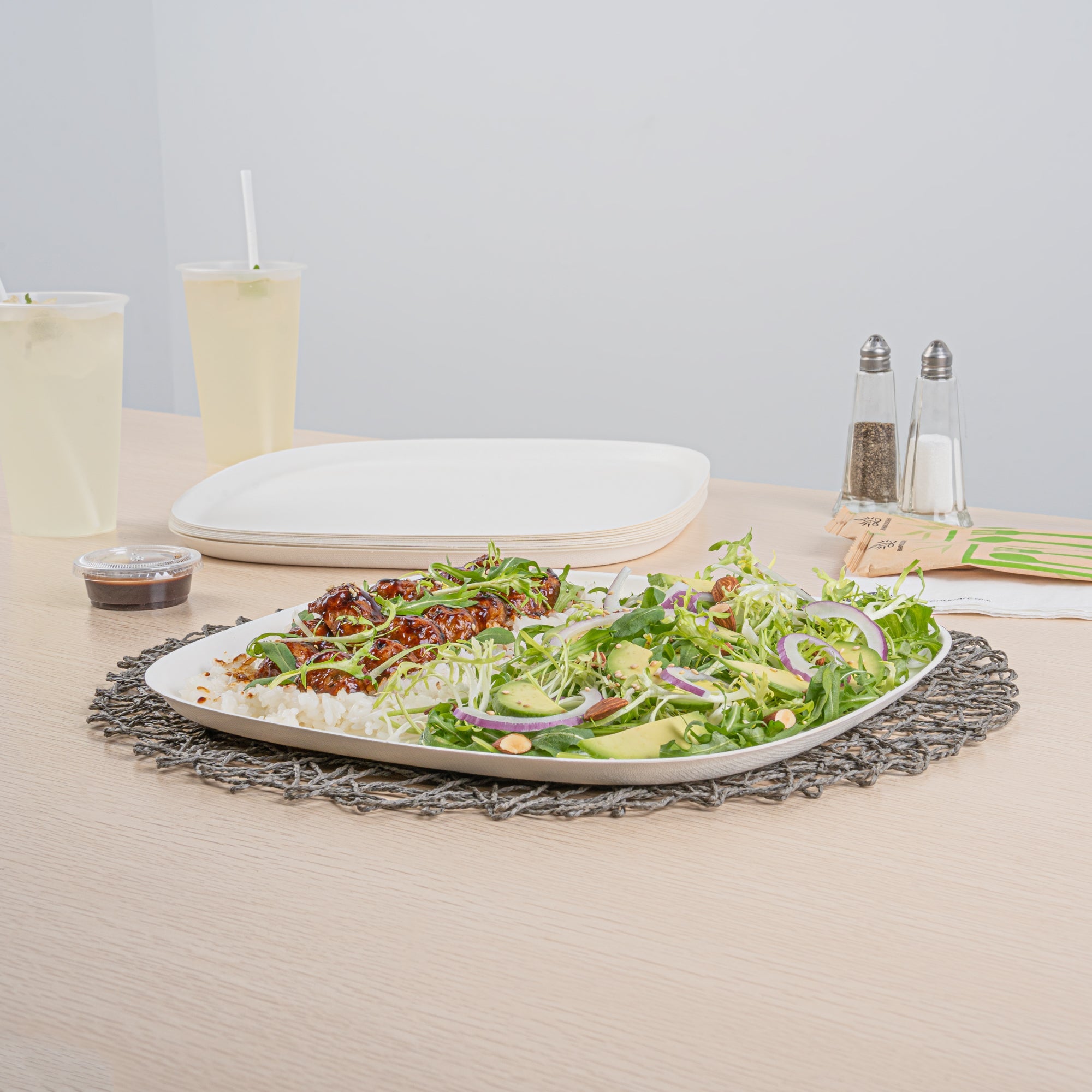 Pulp Safe Modular No PFAS Added White Sugarcane / Bagasse Plate - Home Compostable - 11 3/4" x 11 3/4" x 1/2" - 100 count box