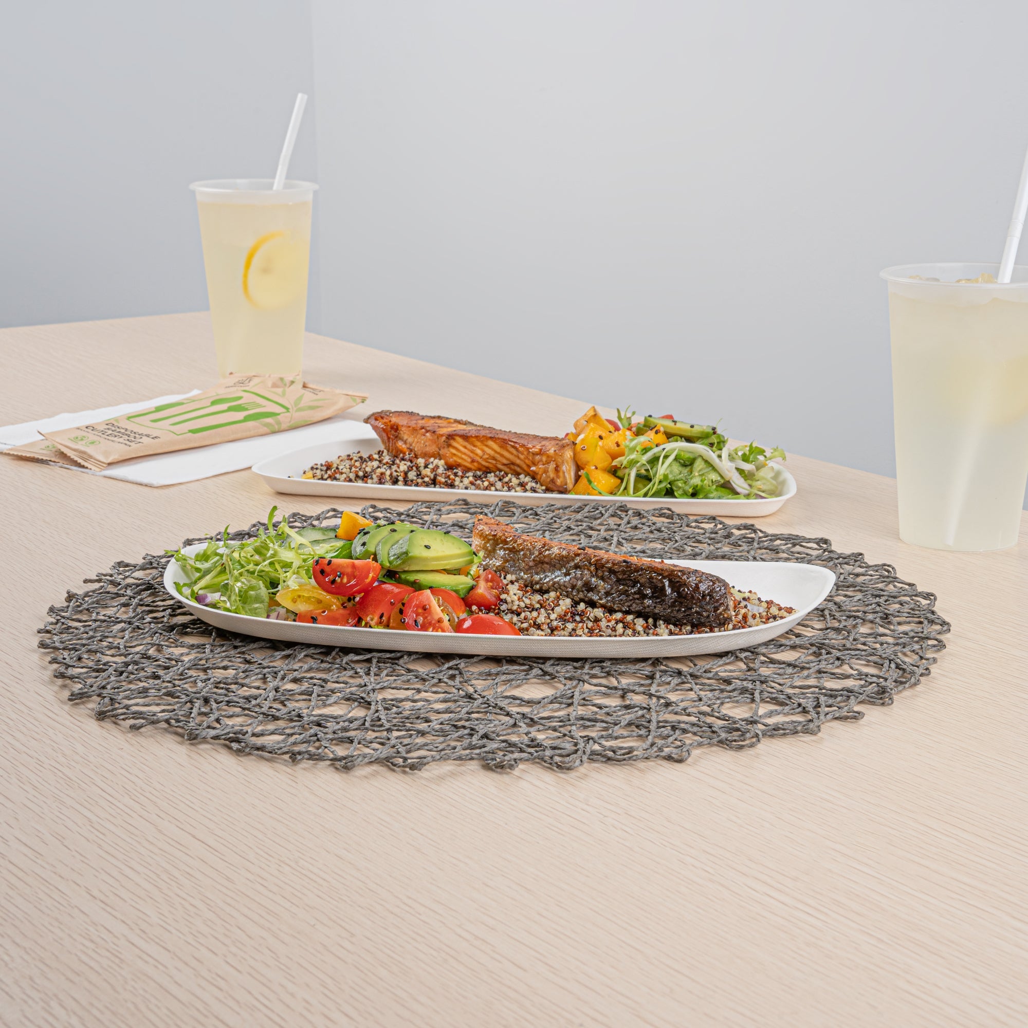 Pulp Safe Modular No PFAS Added White Sugarcane / Bagasse Plate - Home Compostable - 11 3/4" x 5 1/4" x 1/2" - 25 count box