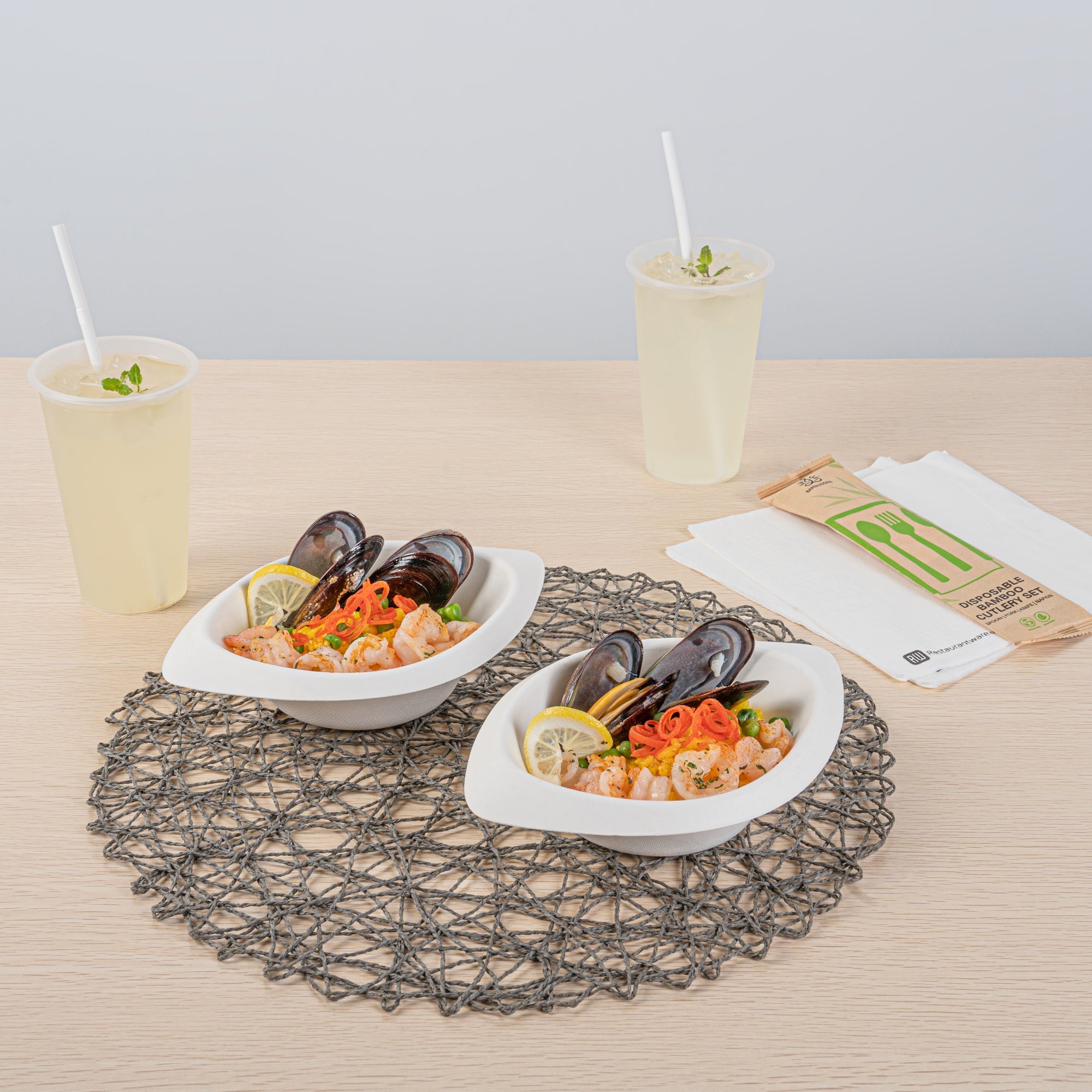 Pulp Safe No PFAS Added 12 oz Oval White Sugarcane / Bagasse Bowl - Home Compostable - 8 1/2" x 5 3/4" x 2 1/4" - 25 count box