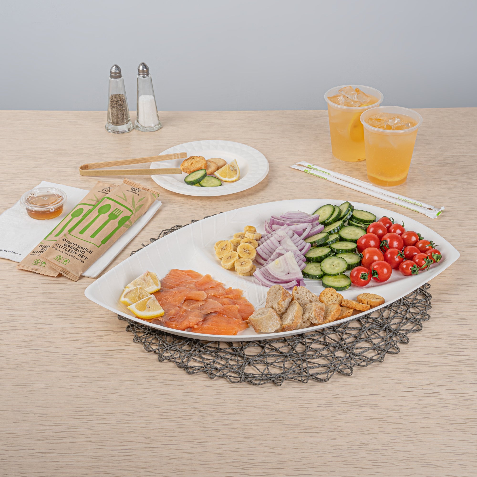 Pulp Safe Modular No PFAS Added White Sugarcane / Bagasse Tray - Home Compostable, 2 Compartments - 18 1/2" x 11 1/4" - 25 count box