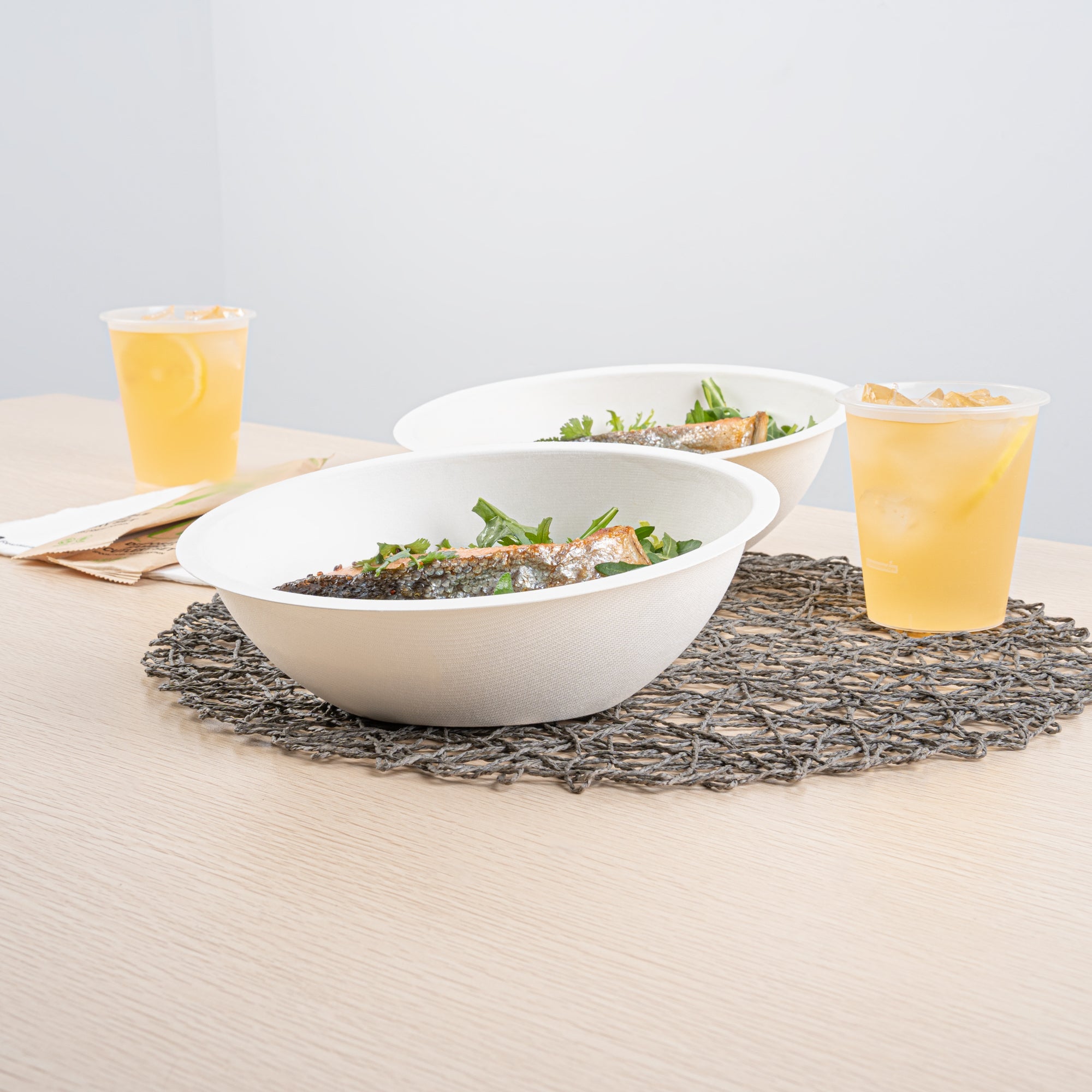 Pulp Safe No PFAS Added 27 oz Oval White Sugarcane / Bagasse Bowl - Home Compostable - 8 3/4" x 6 3/4" x 3 1/4" - 100 count box