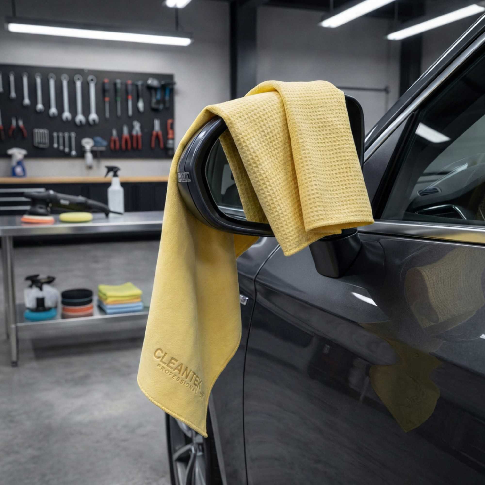 Clean Tek Professional Yellow 3D Chamois Cloth - with Storage Tube - 25 1/4'' x 17'' - 20 count box