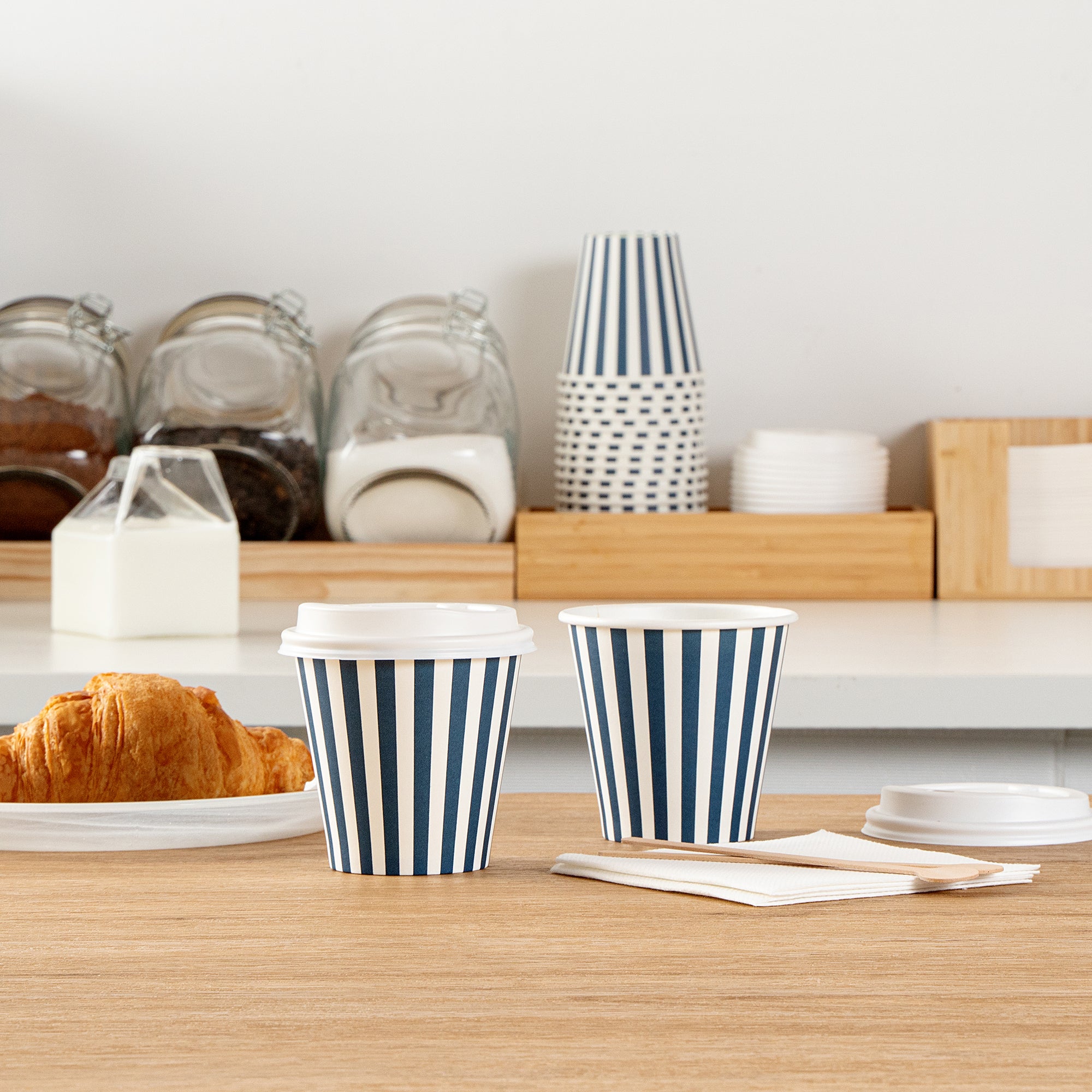 Restpresso 8 oz Blue and White Stripe Paper Single Wall Coffee Cup - with White Lid - 3 1/2"x 3 1/2"x 4" - 20 count box