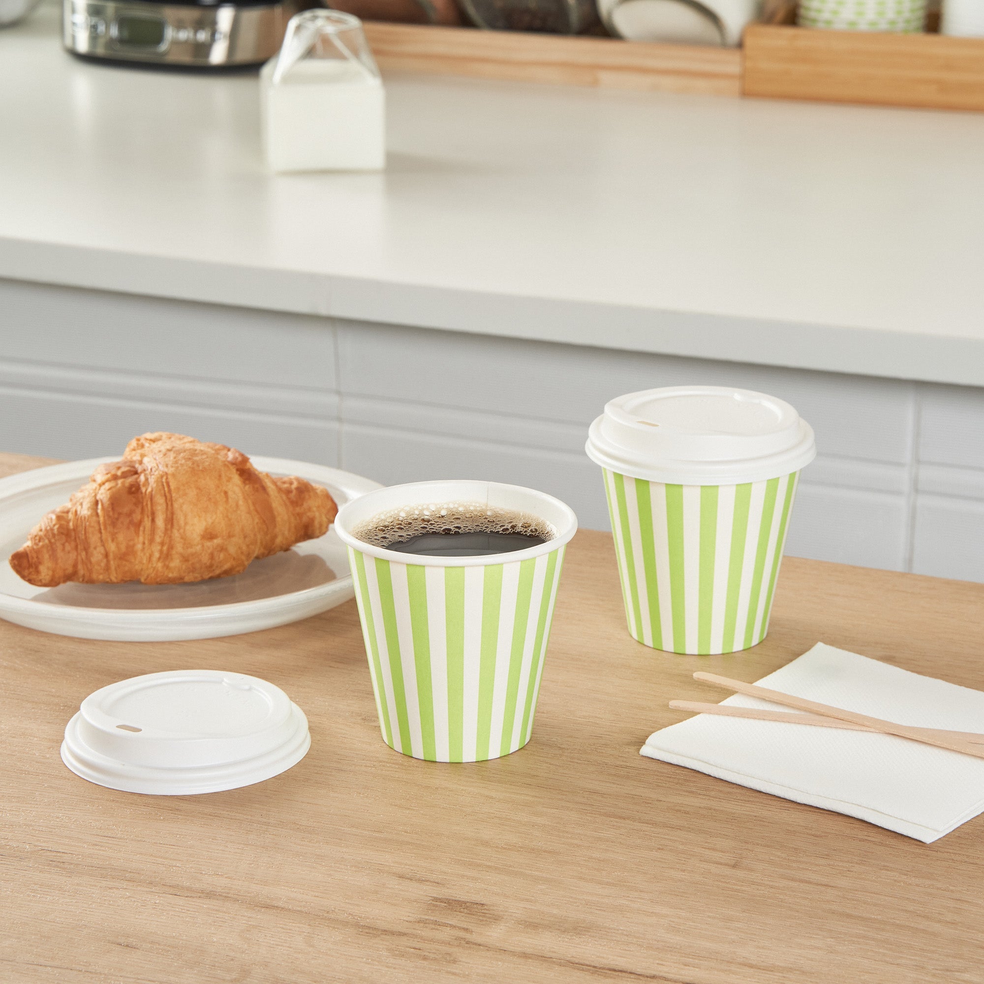 Restpresso 8 oz Green and White Stripe Paper Single Wall Coffee Cup - with White Lid - 3 1/2"x 3 1/2"x 4" - 20 count box