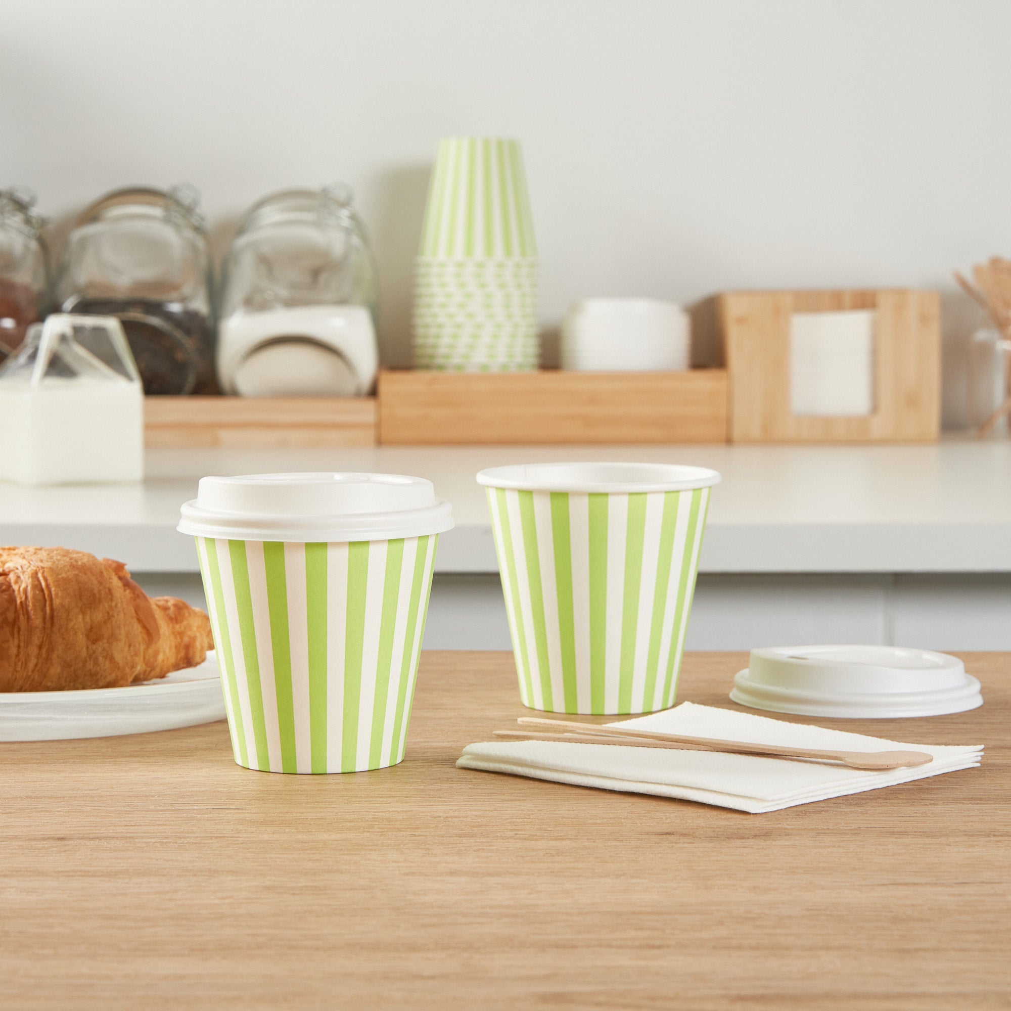 Restpresso 8 oz Green and White Stripe Paper Single Wall Coffee Cup - with White Lid - 3 1/2"x 3 1/2"x 4" - 20 count box
