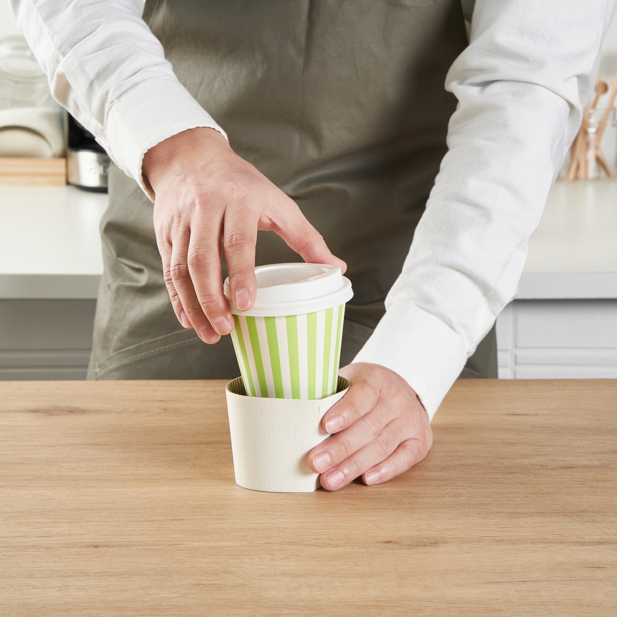 Restpresso 8 oz Green and White Stripe Paper Single Wall Coffee Cup - with White Lid - 3 1/2"x 3 1/2"x 4" - 20 count box